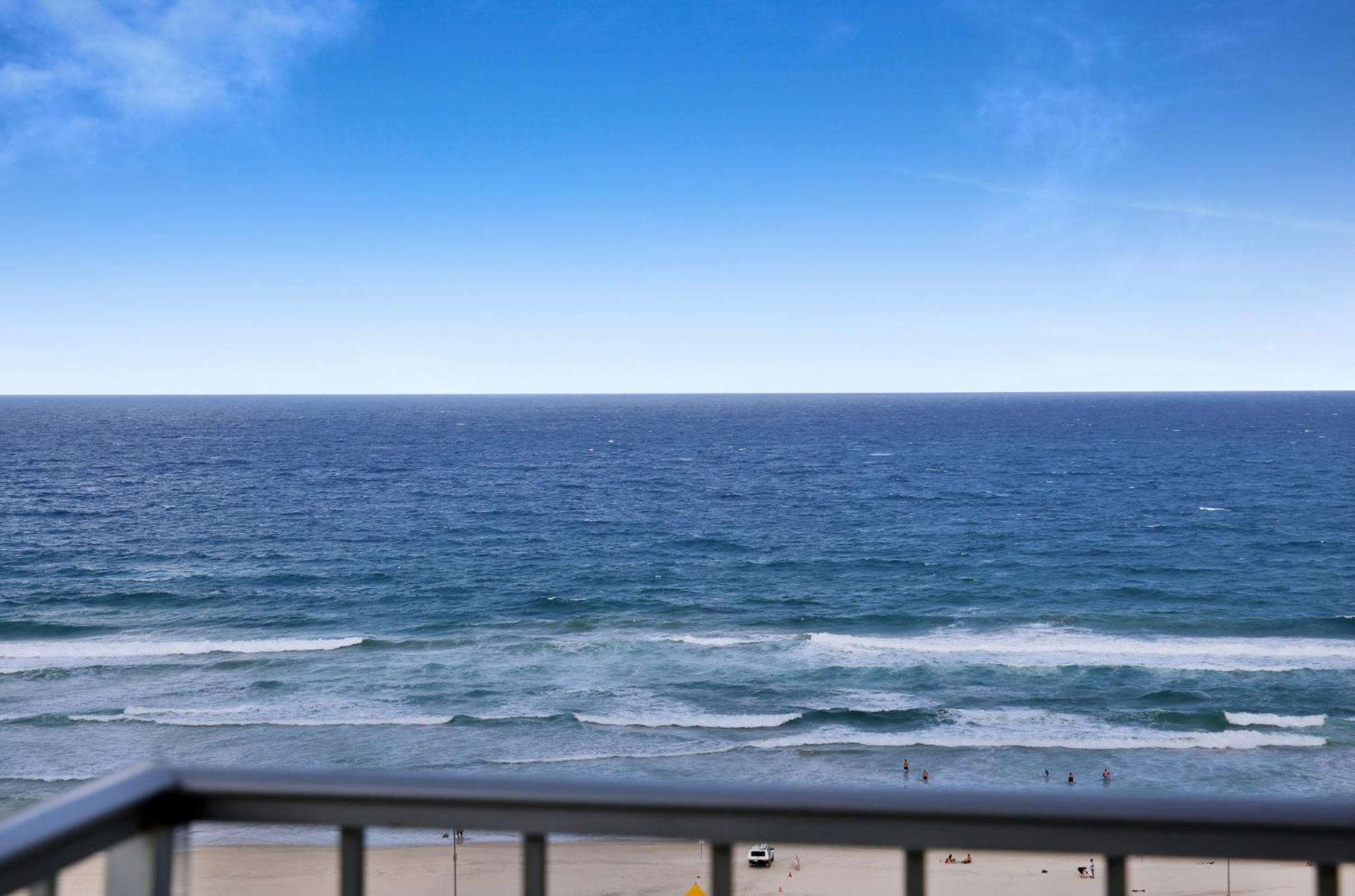 Ocean View 2-bed With Pool, Tennis Court & Bbq