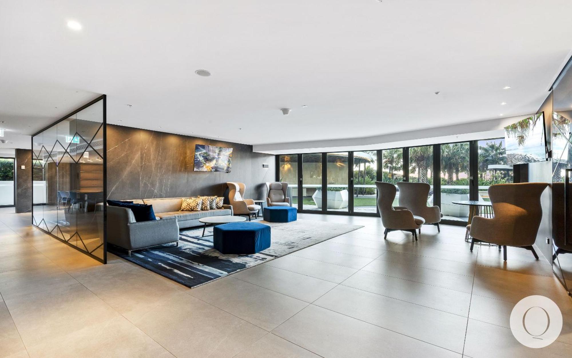 Apartment Luxury Units At The Jewel Residences - Q *
