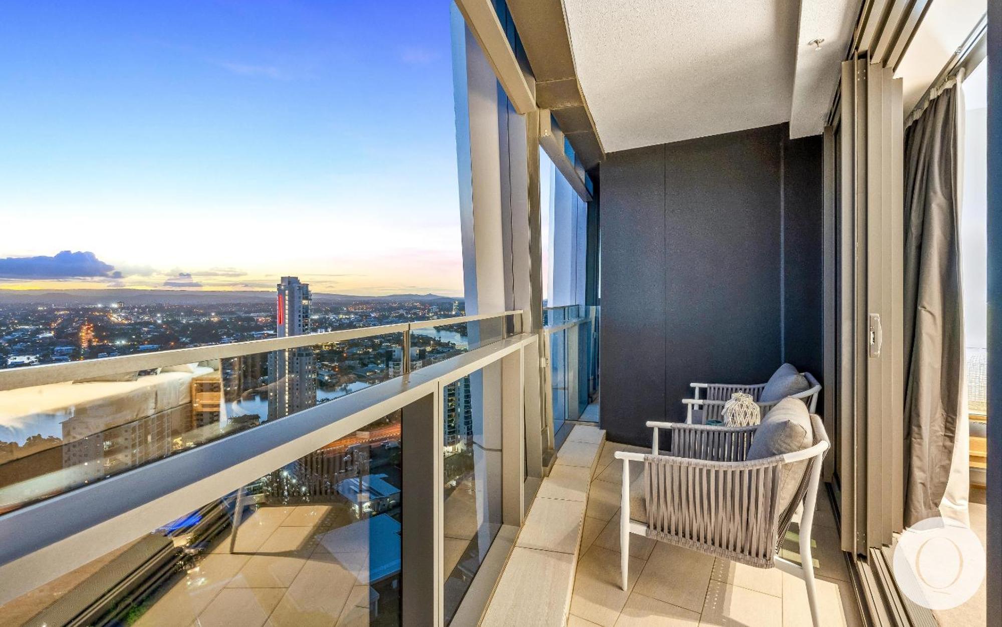 Apartment Luxury Units At The Jewel Residences - Q *