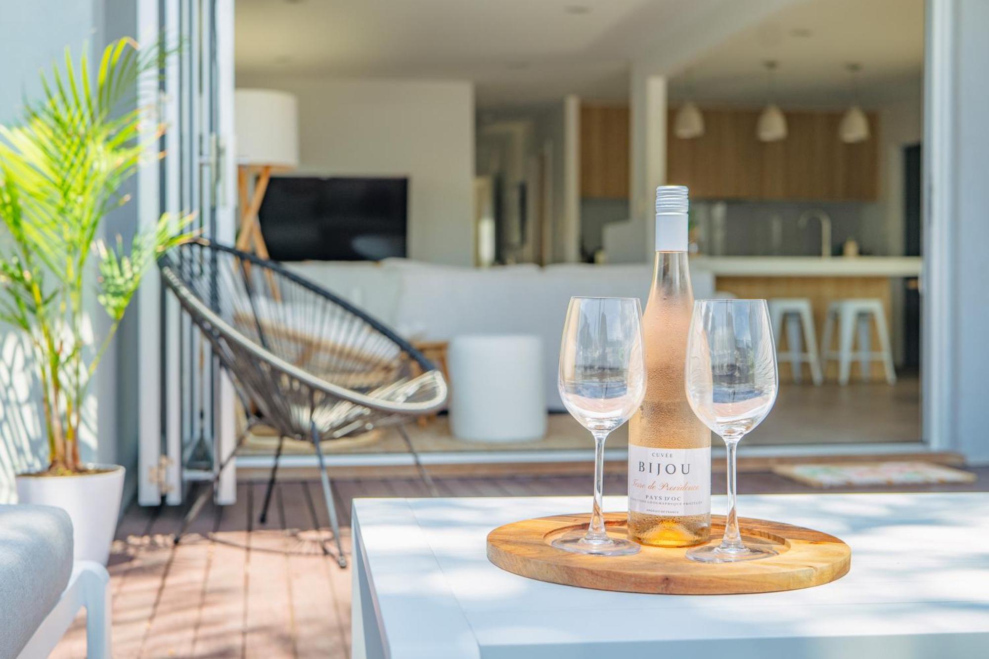 The Palm House Sun Surf And Style In Miami Holiday home