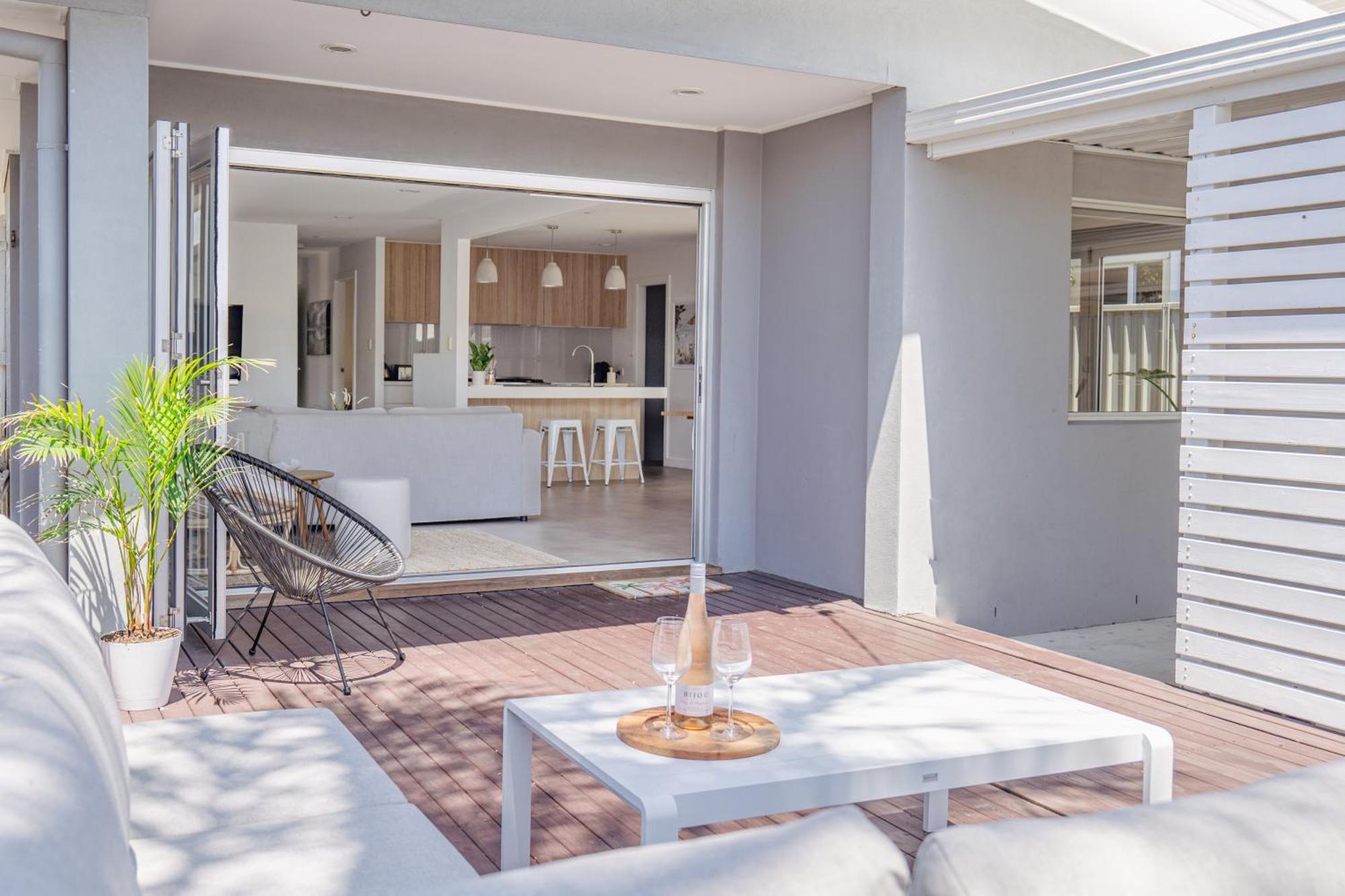 The Palm House Sun Surf And Style In Miami Holiday home *