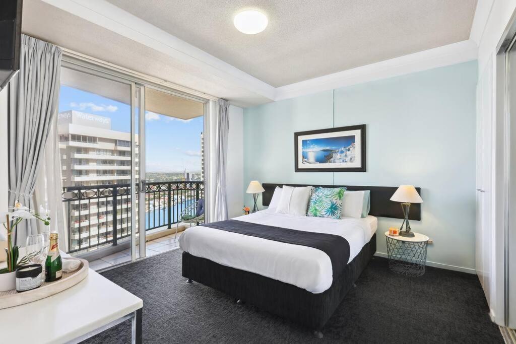 Apartment Chevron Renaissance 2 Bedroom Unit, Great Views *