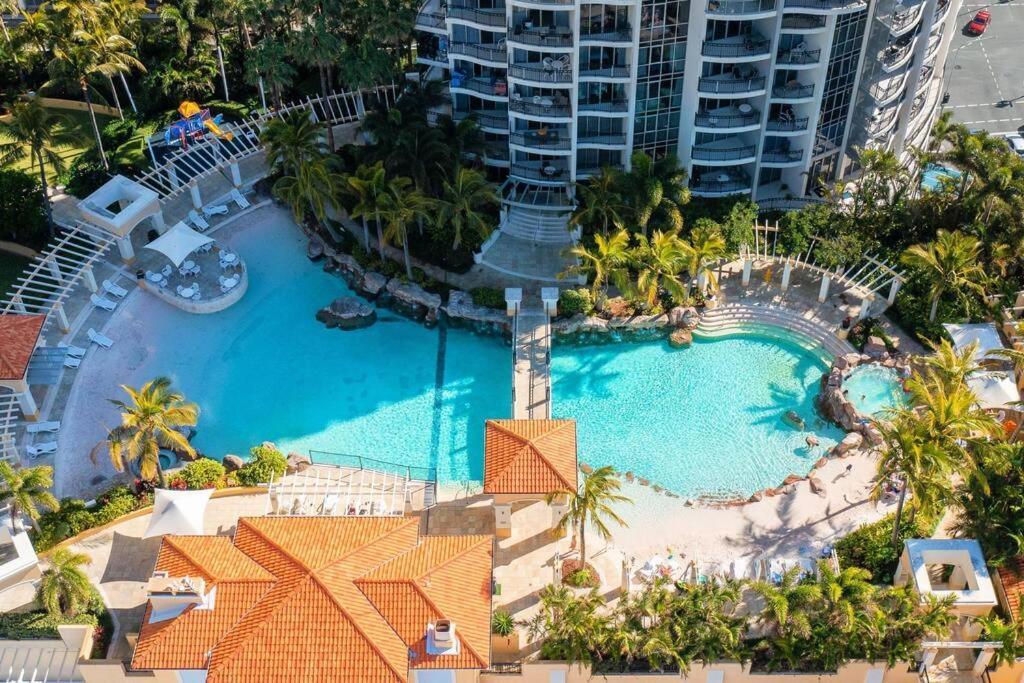 Chevron Renaissance 2 Bedroom Unit, Great Views * Gold Coast
