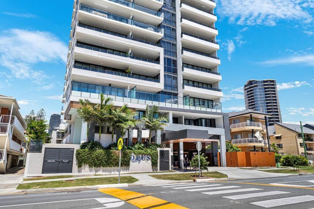 Opus - At Your Doorstep Short Walk To Light Rail Apartamento