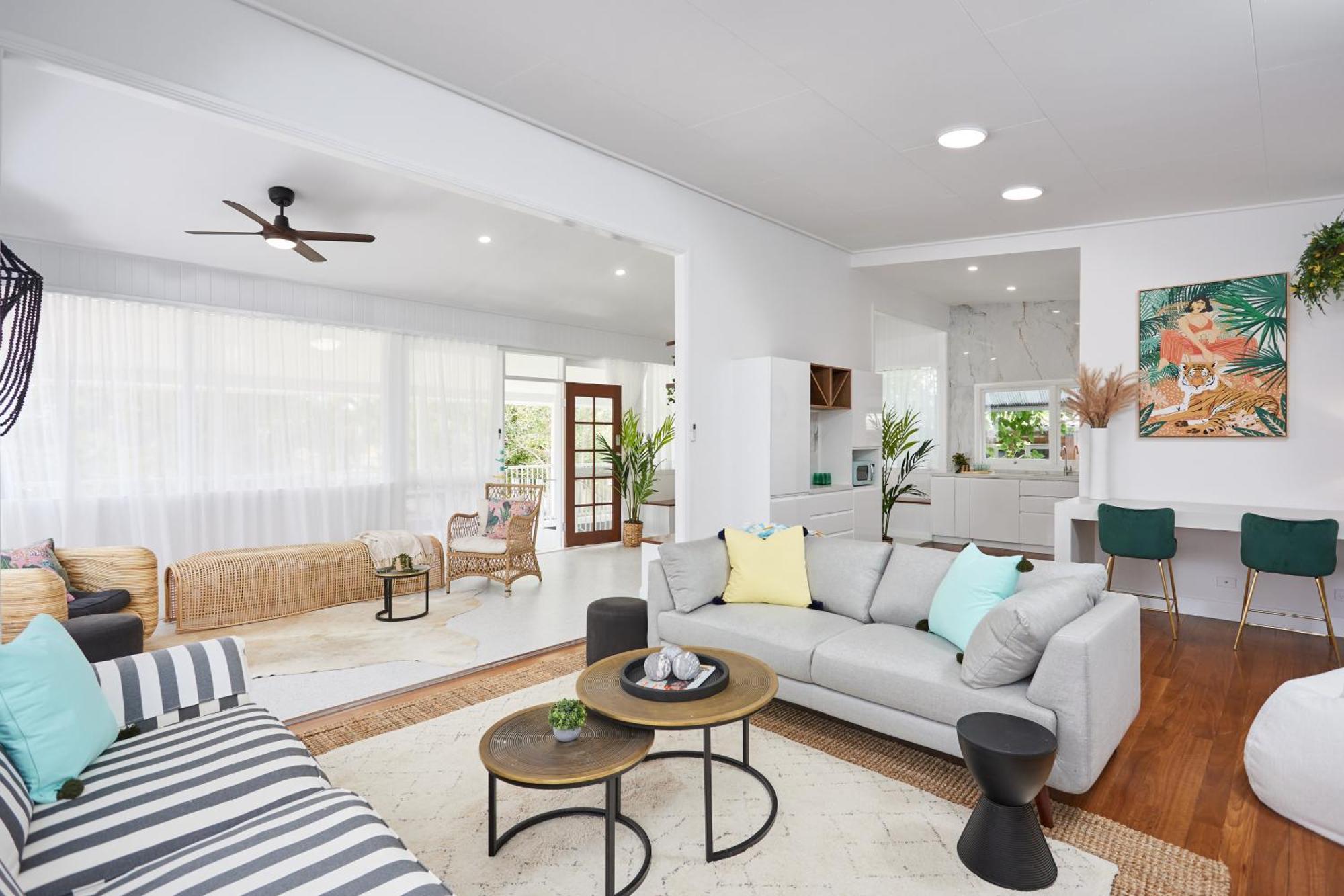 Holiday home The Queenslander! Complete Entertainer - Huge - Stylish - Games - Full Level Pool - Smokehouse - Secure Parking - Yard #new!
