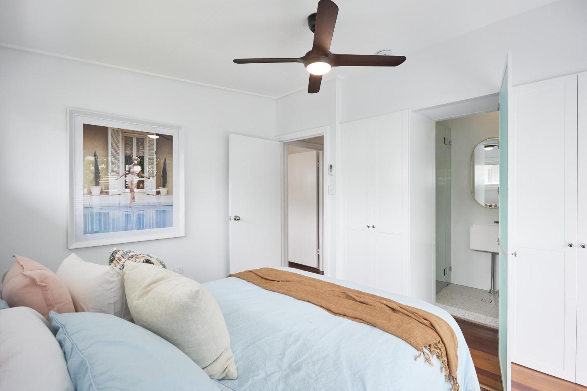 The Queenslander! Complete Entertainer - Huge - Stylish - Games - Full Level Pool - Smokehouse - Secure Parking - Yard #new! Holiday home *