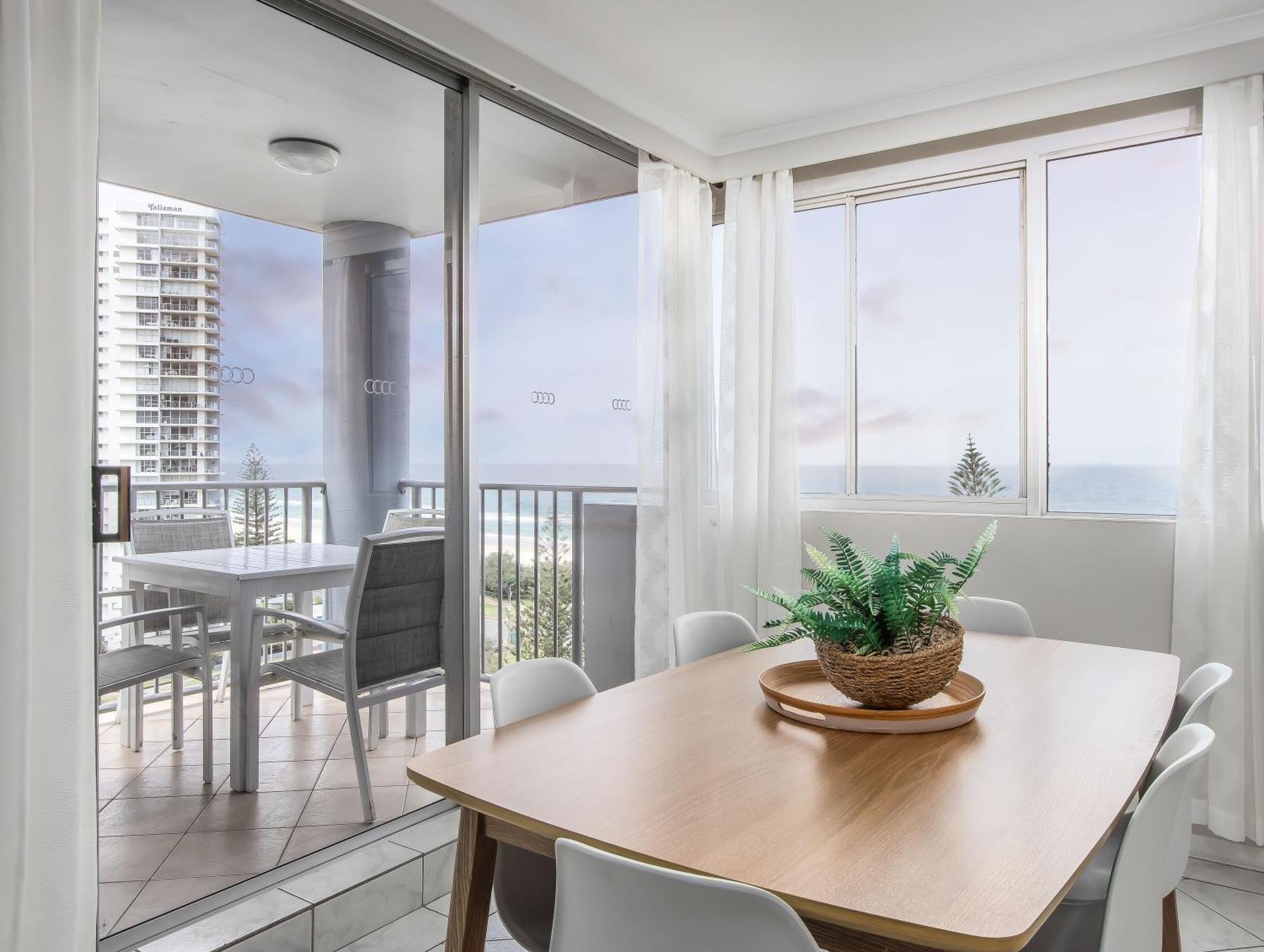 Oceanfront Paradise - 2bd/2bt Haven At Sand Piper Gold Coast