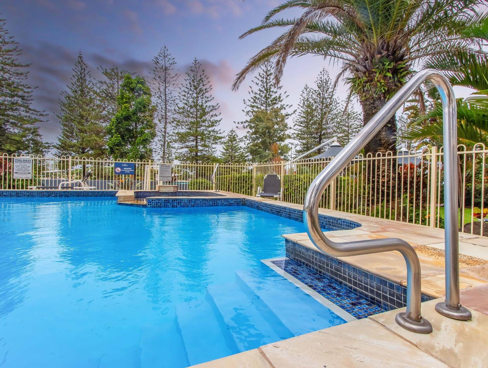 Oceanfront Paradise - 2bd/2bt Haven At Sand Piper Apartment