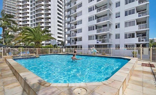2 Bedroom Beachfront At Sandpiper Gold Coast