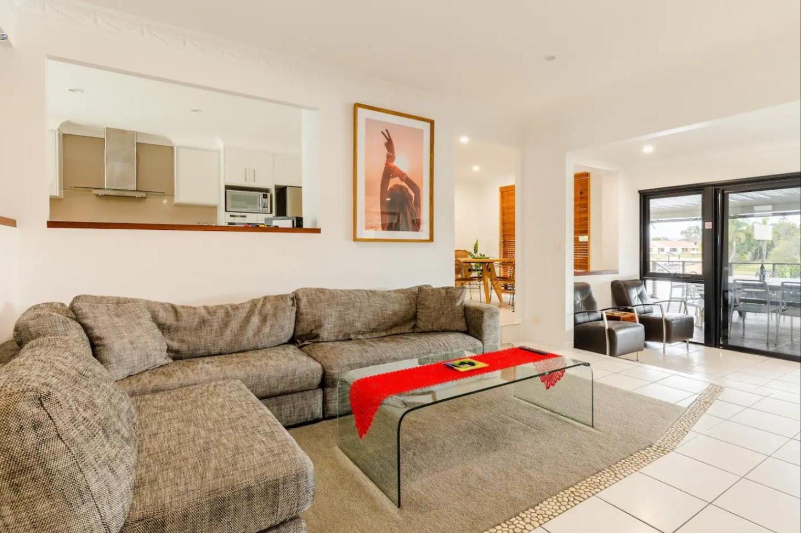 Reflections Broadbeach- Heated Pool! Complete Waterfront Entertainer With Huge Deck, Pool Table And Pontoon *