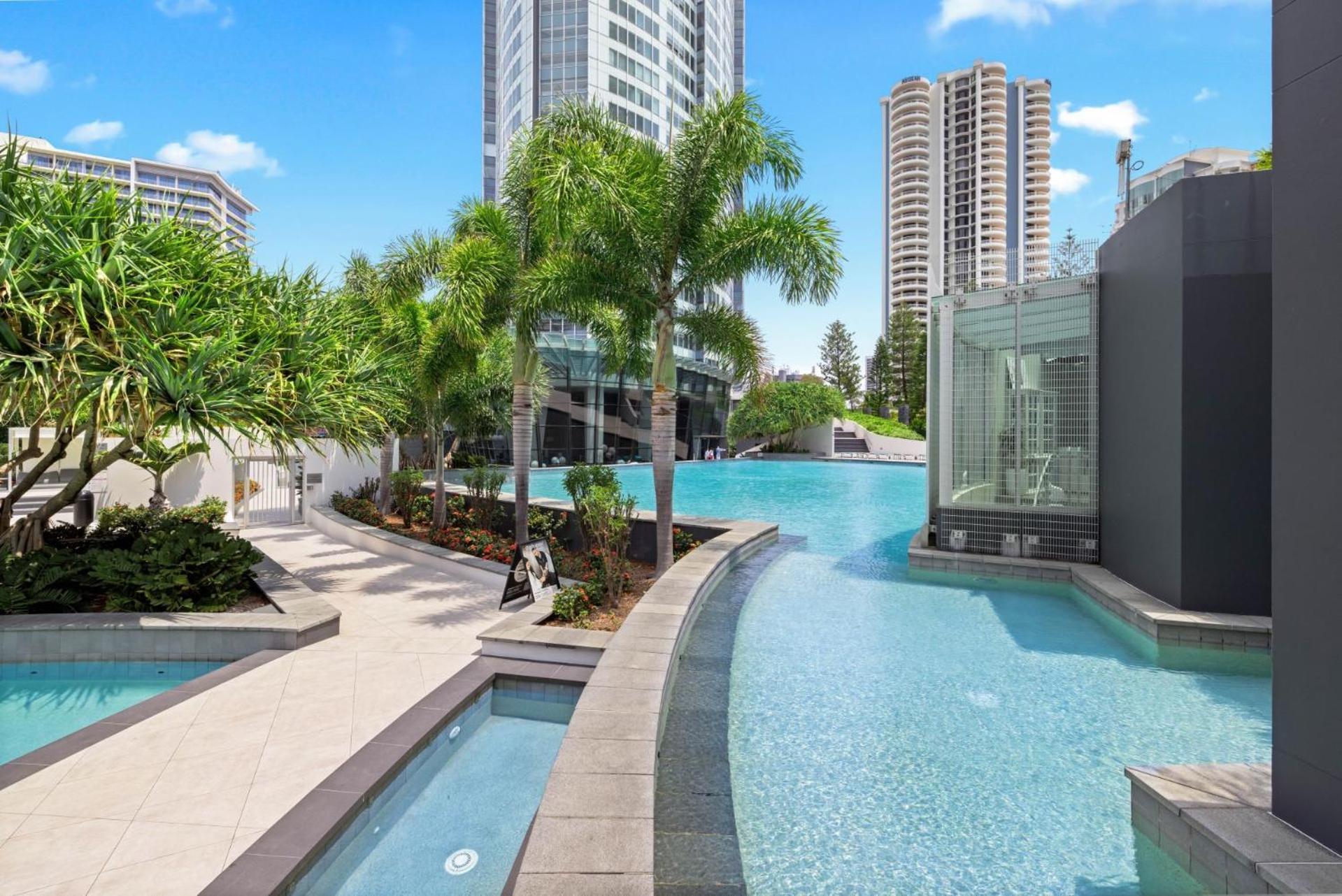 Q Tower At Surfers Paradise - From Level 3 - Private & Self Contained Gold Coast