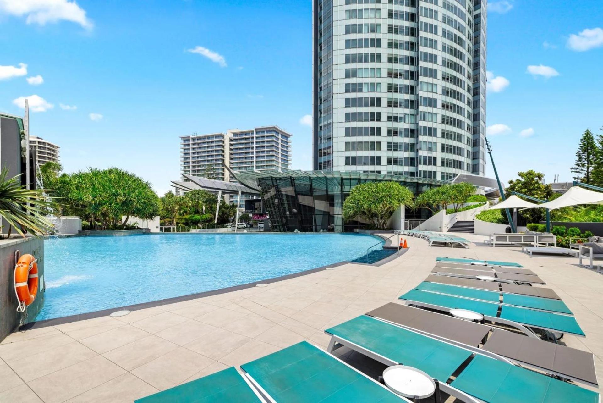 Apartment Q Tower At Surfers Paradise - From Level 3 - Private & Self Contained