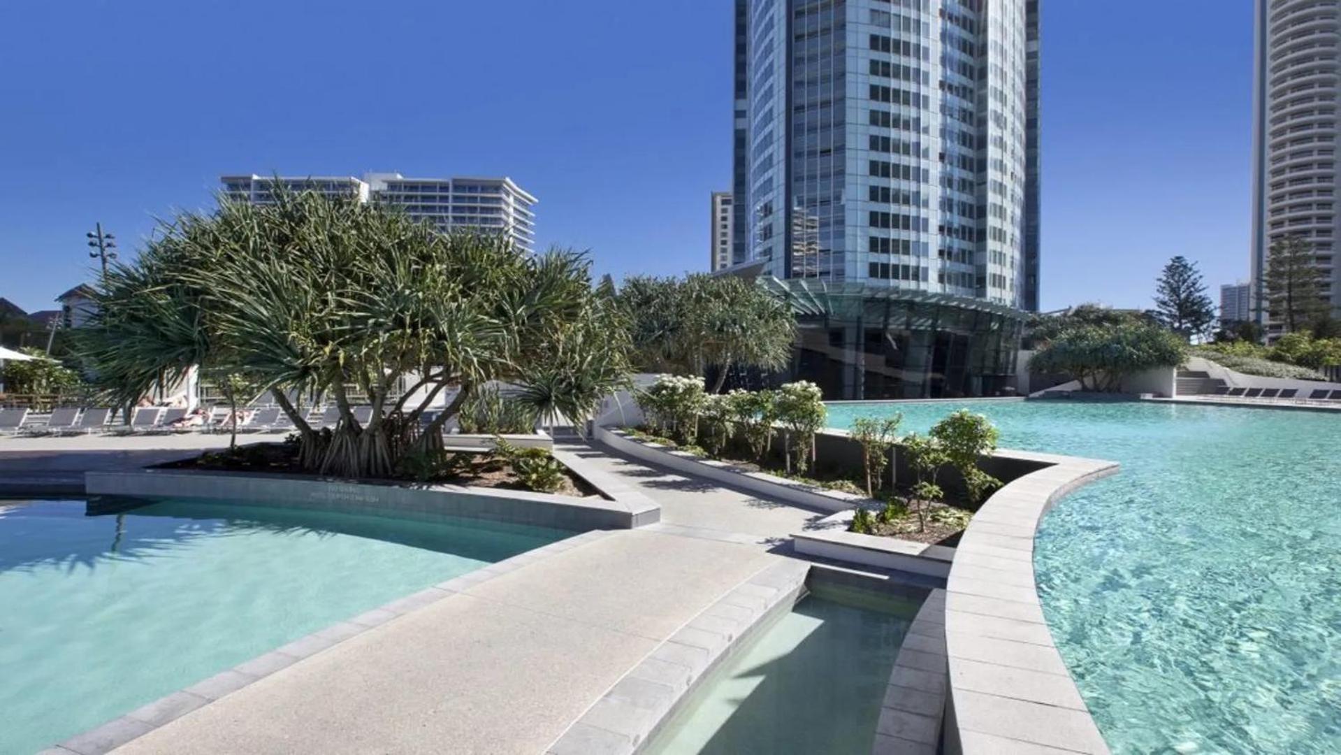 Q Tower In Surfers Paradise - From Level 3 - Self Contained & Privately Managed - Wow