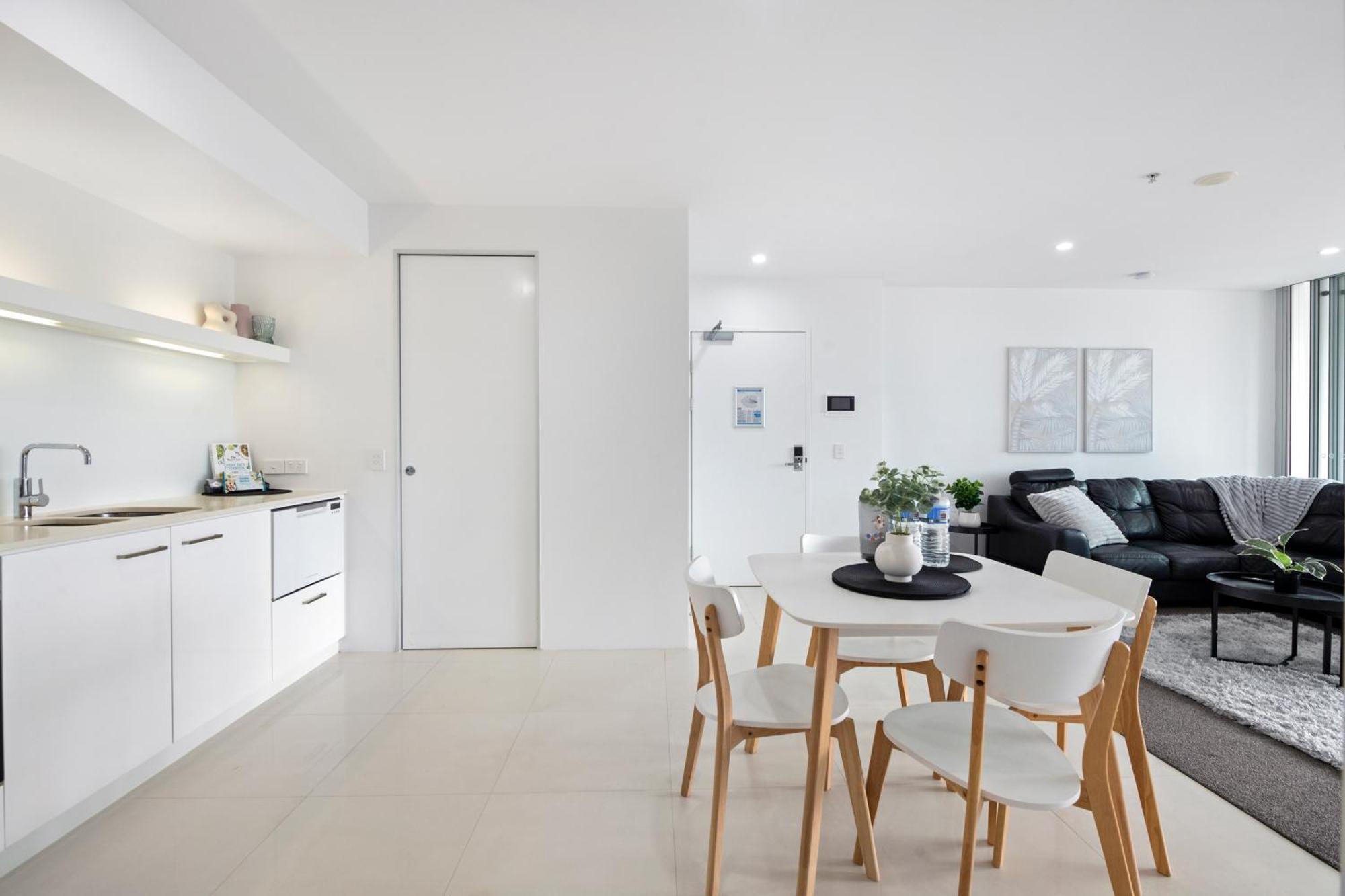 Q Tower At Surfers Paradise - From Level 3 - Private & Self Contained Apartment Gold Coast