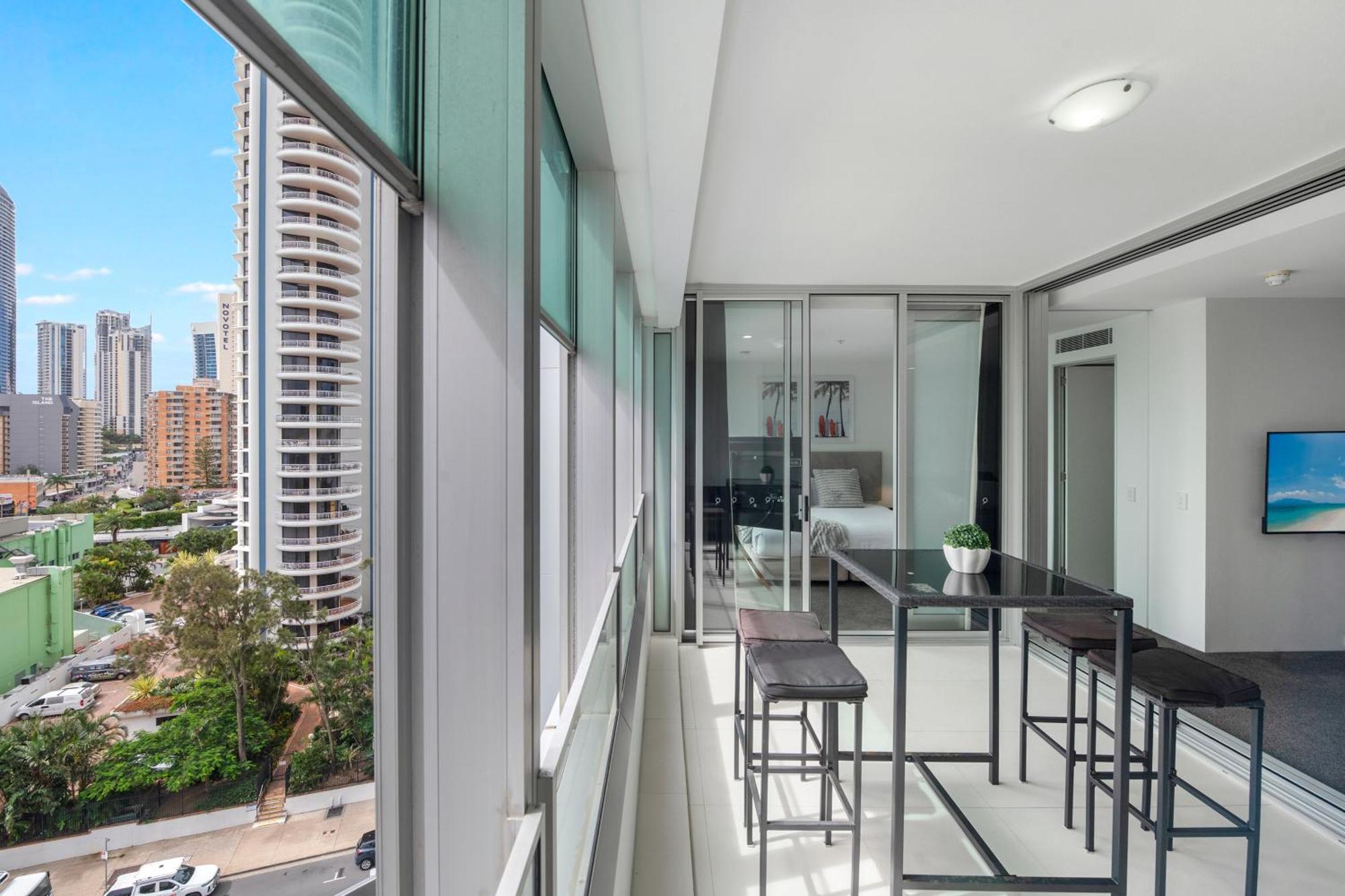 Q Tower At Surfers Paradise - From Level 3 - Private & Self Contained Apartment *