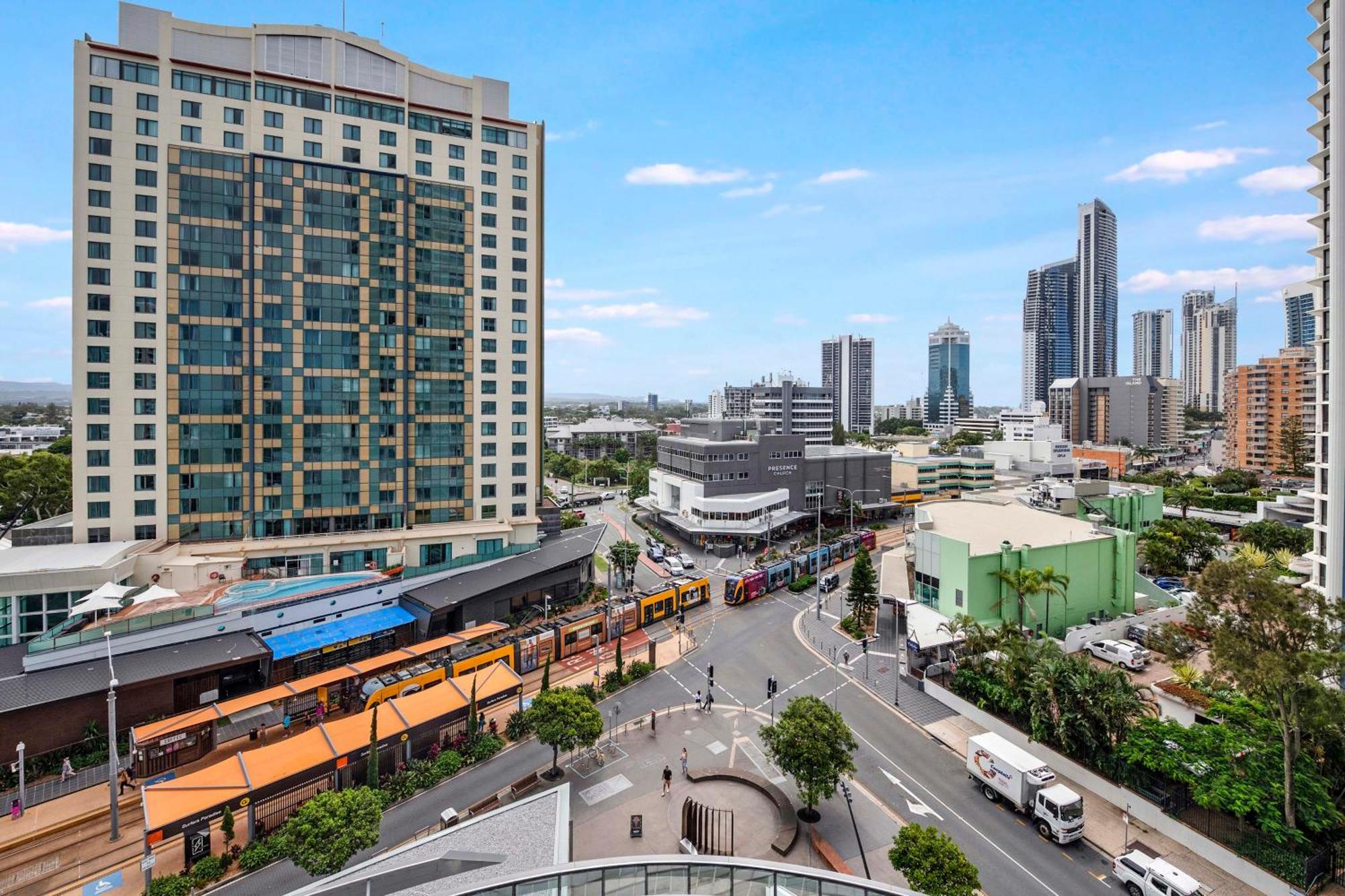Q Tower In Surfers Paradise - From Level 3 - Self Contained & Privately Managed - Wow Apartment Gold Coast