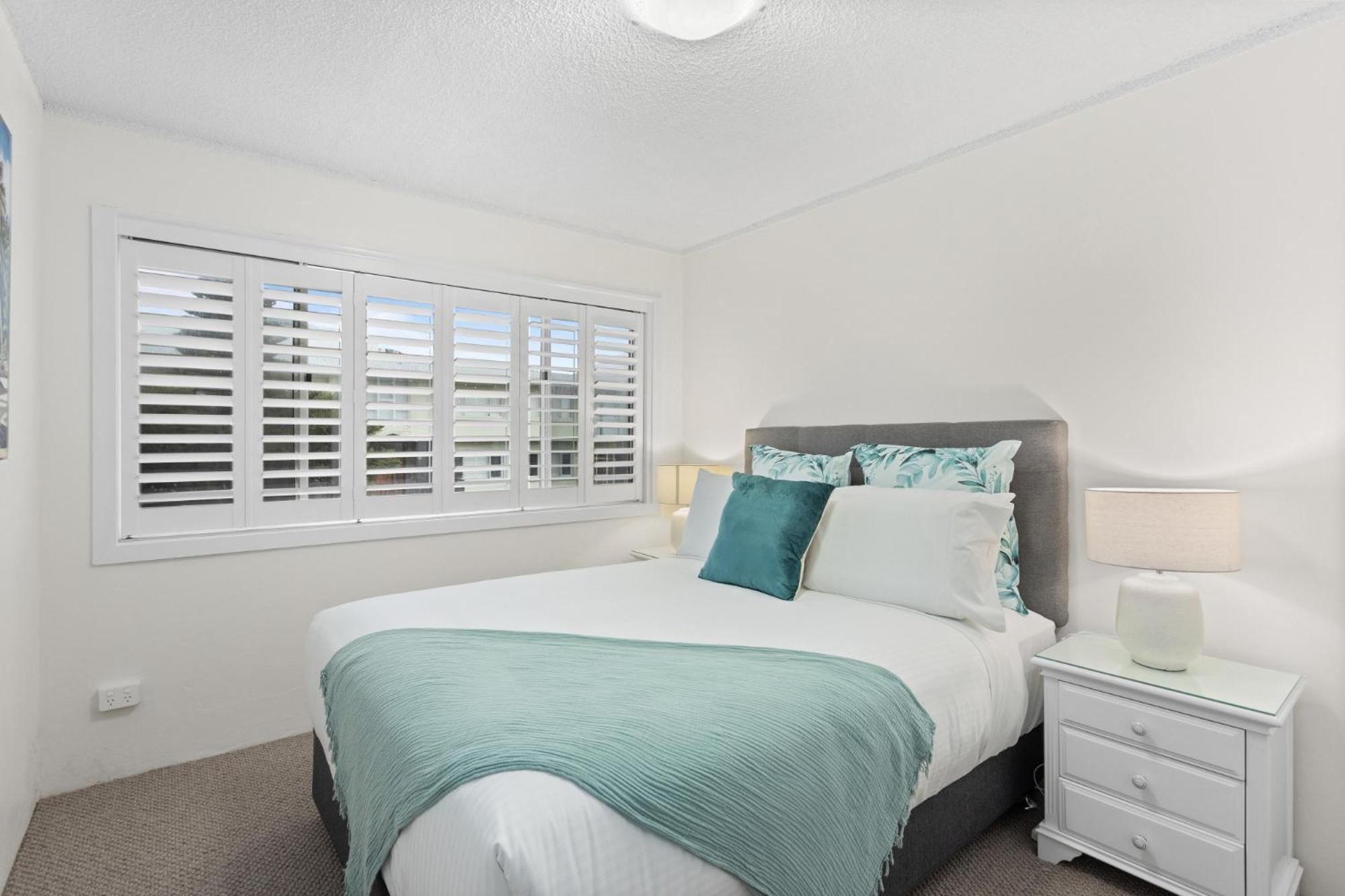 Wake To Waves In Spacious 3-bed Beachfront Unit Apartment