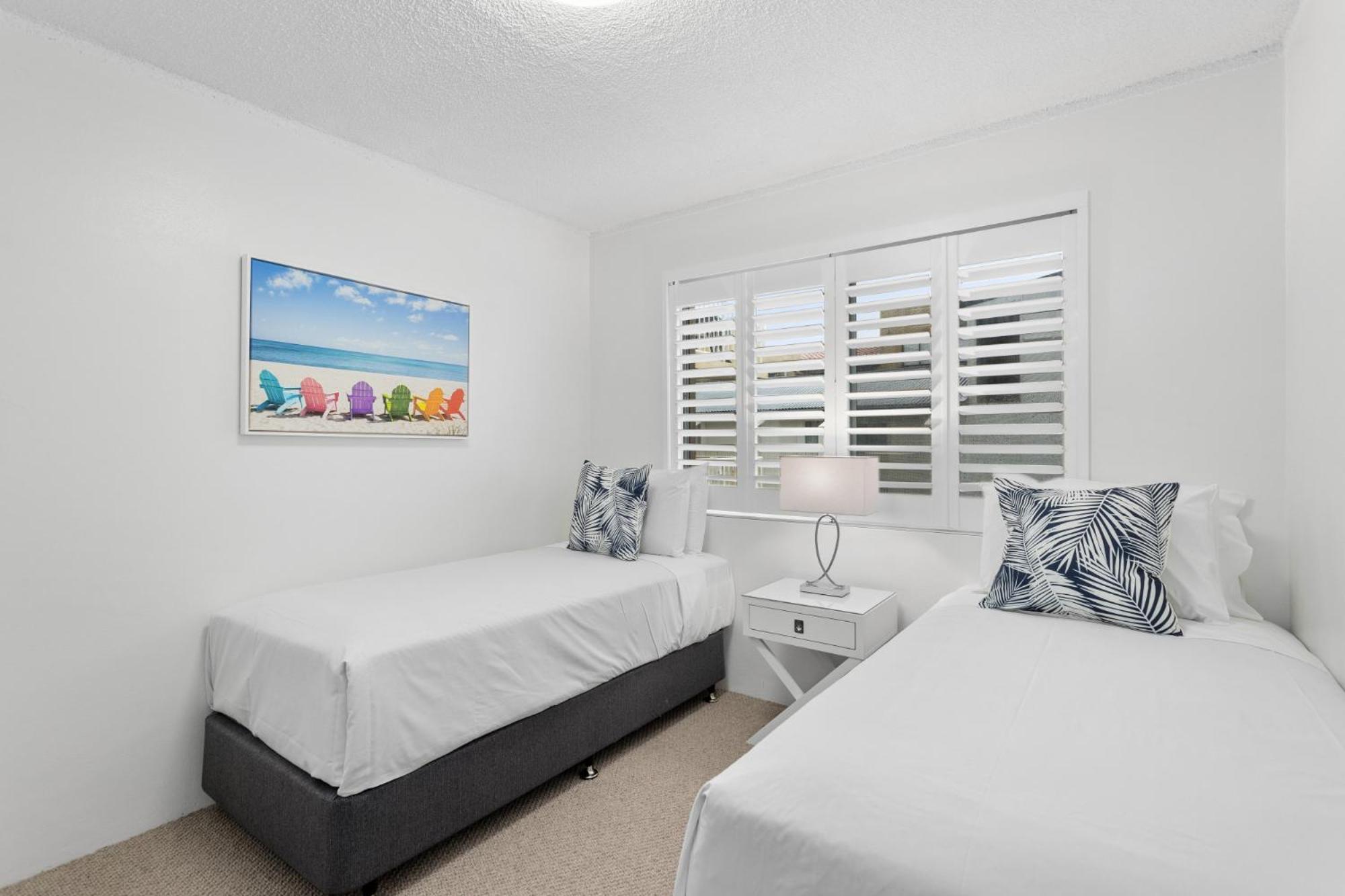 Wake To Waves In Spacious 3-bed Beachfront Unit *