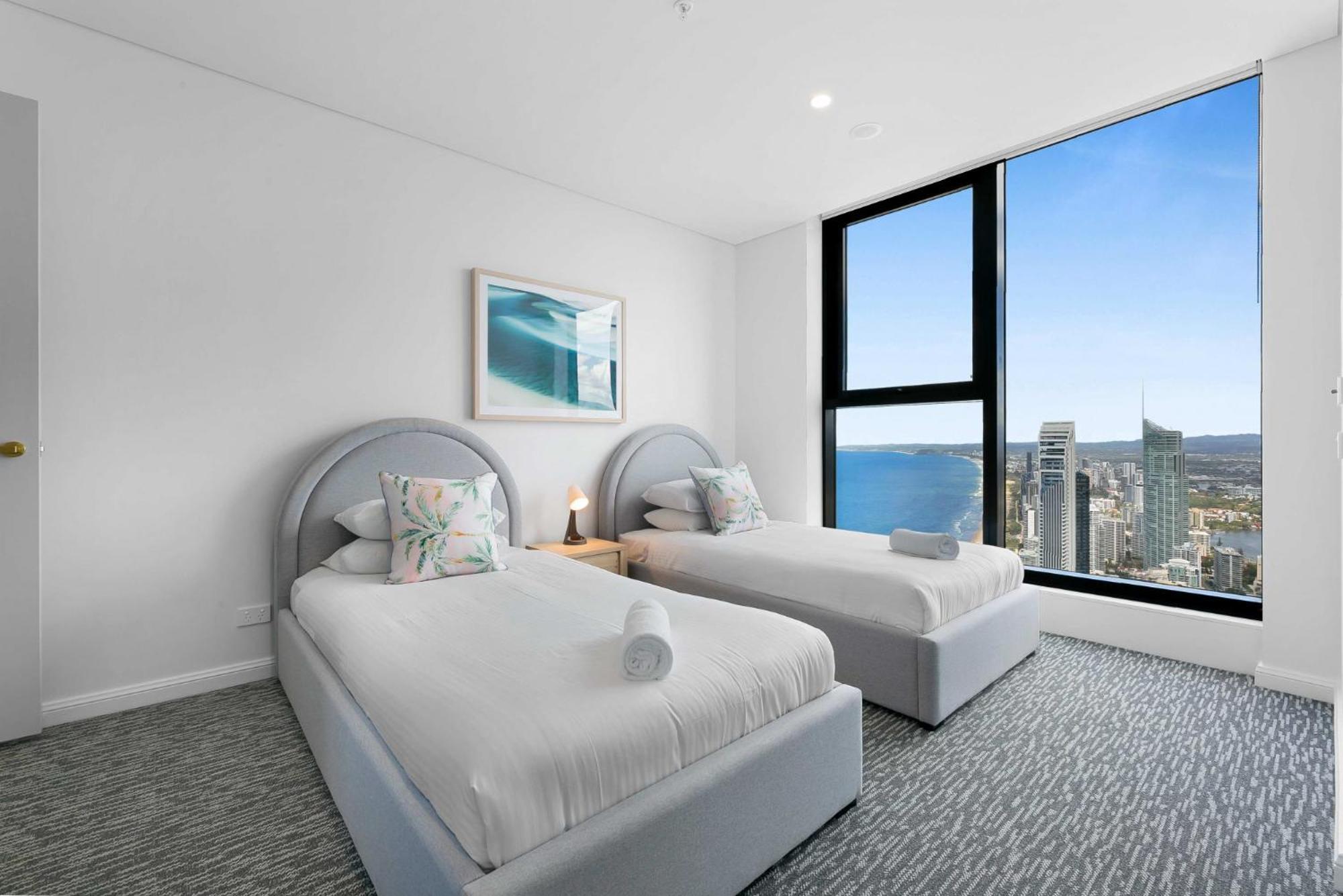 Oceanfront 3-bed With Stunning Views, Pool & Sauna