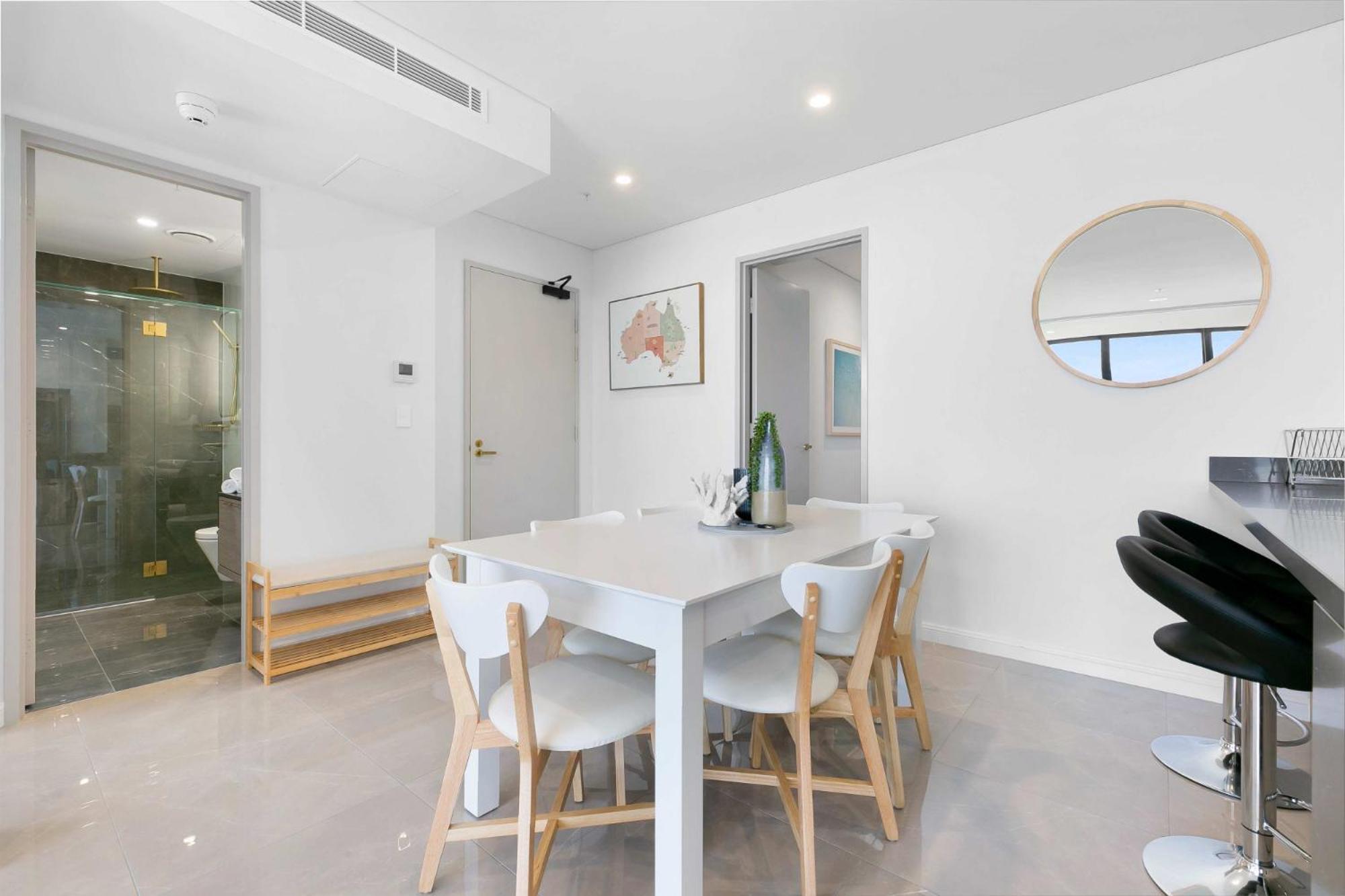 Apartment Oceanfront 3-bed With Stunning Views, Pool & Sauna *