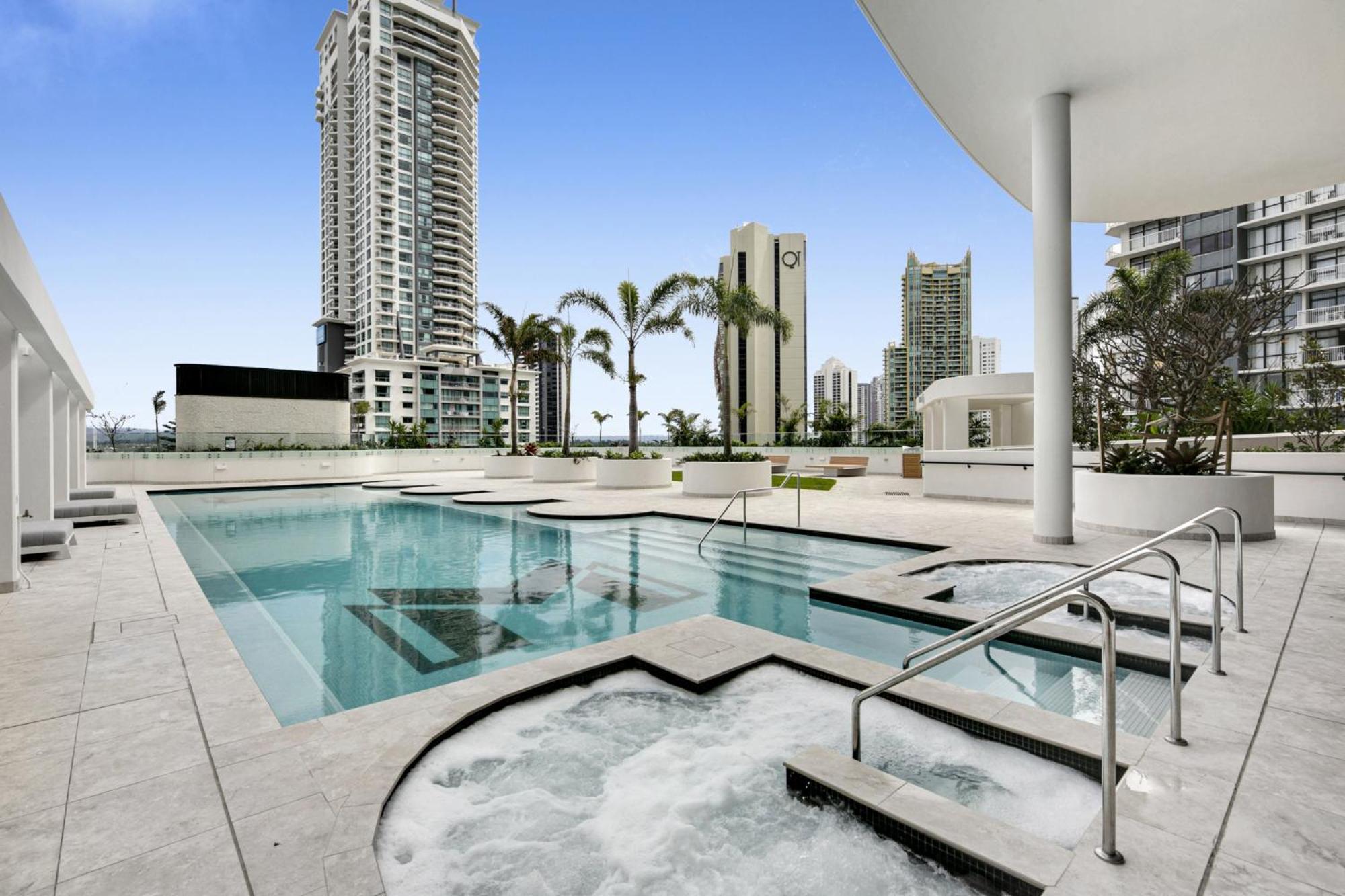 Oceanfront 3-bed With Stunning Views, Pool & Sauna Apartment Gold Coast