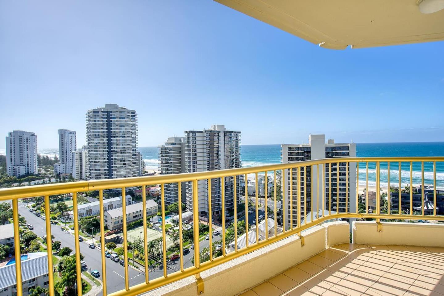 Apartment Retro Main Hidden Gem With Waterfront Views Gold Coast