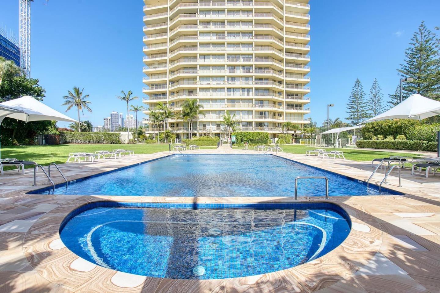Retro Main Hidden Gem With Waterfront Views