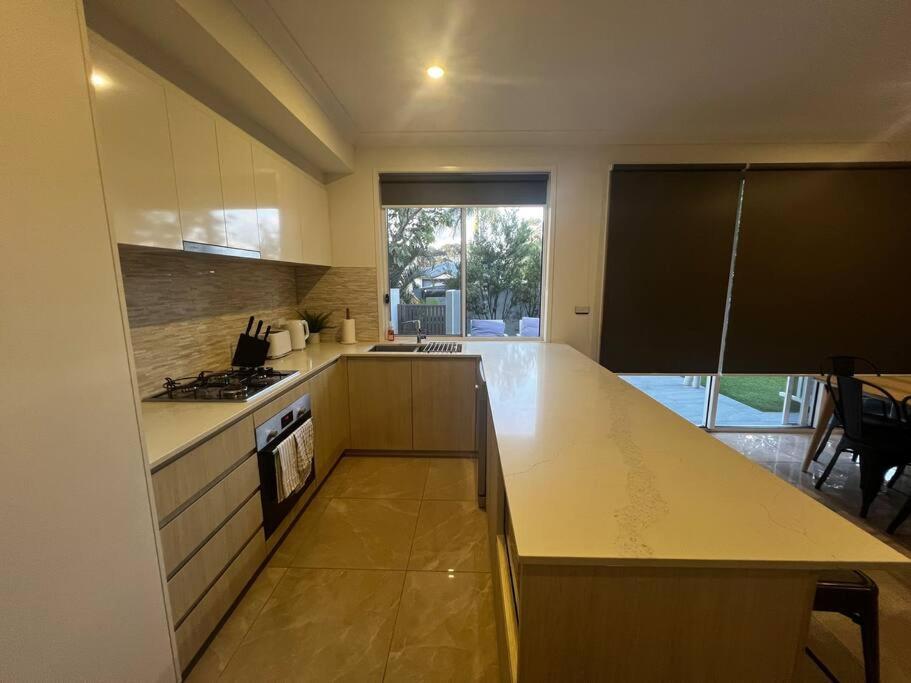 Townhouse In Hope Island *