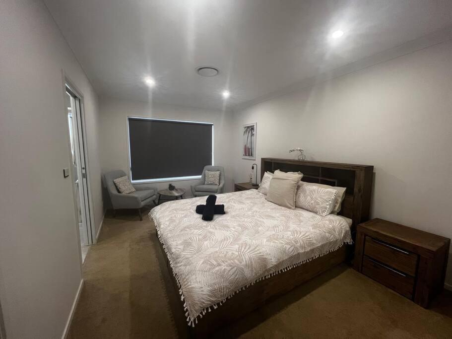 Townhouse In Hope Island Holiday home