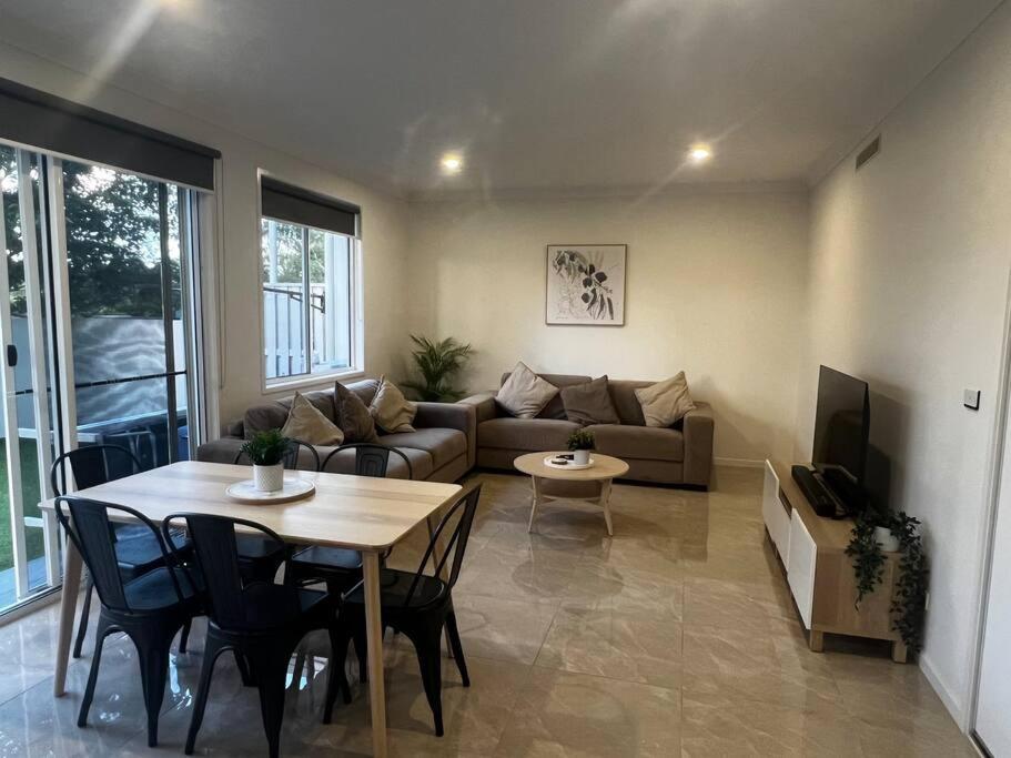 Townhouse In Hope Island Holiday home