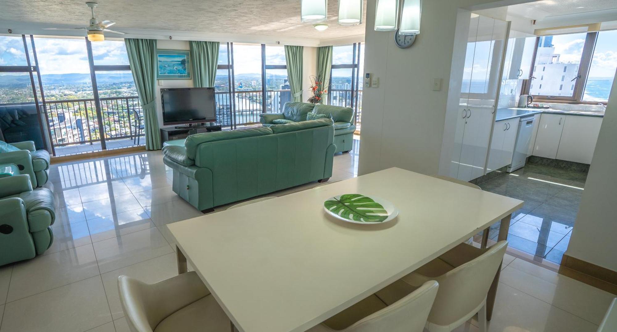 Surfers Aquarius On The Aparthotel 4*