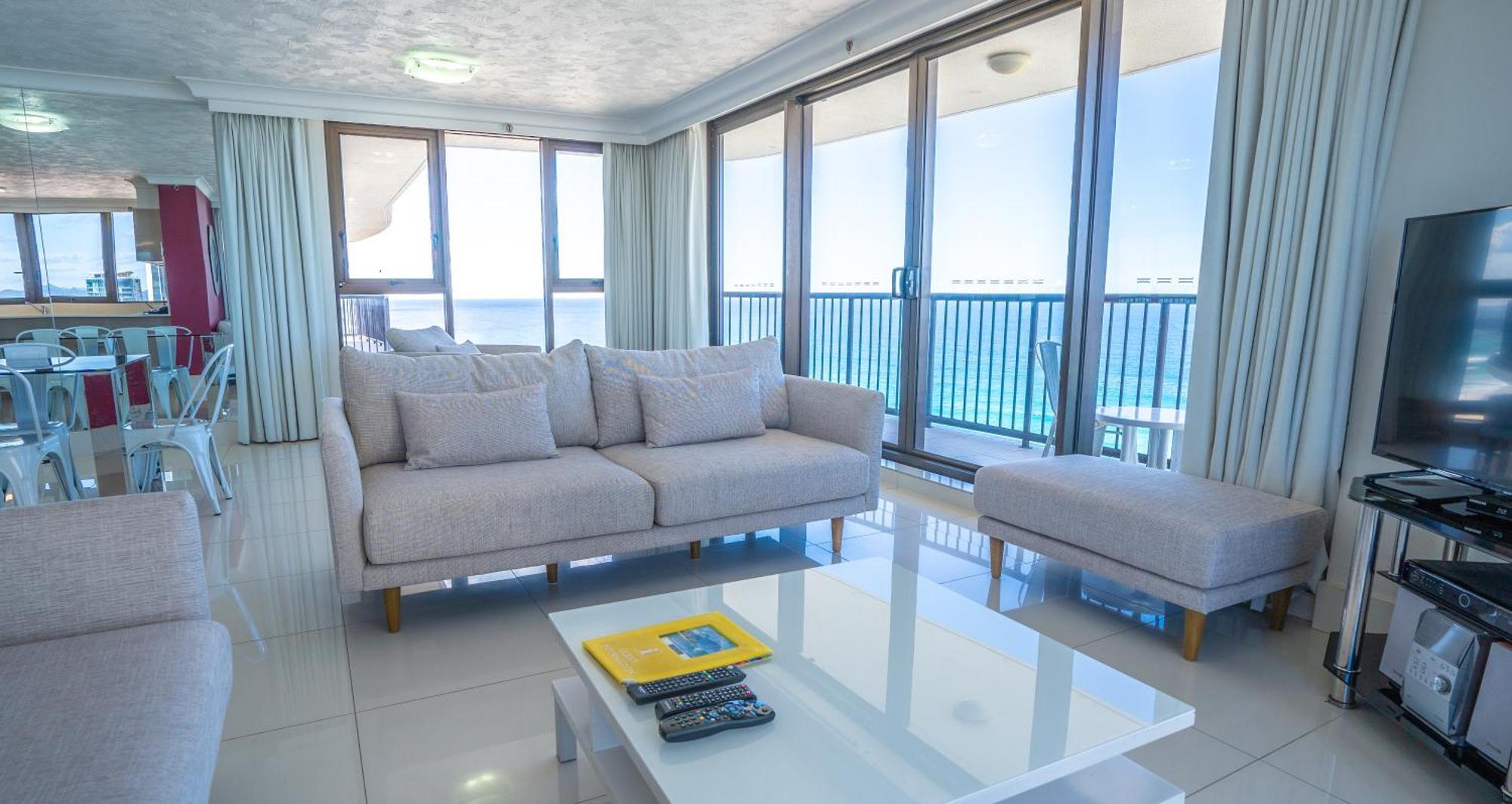 Aparthotel Surfers Aquarius On The 4*