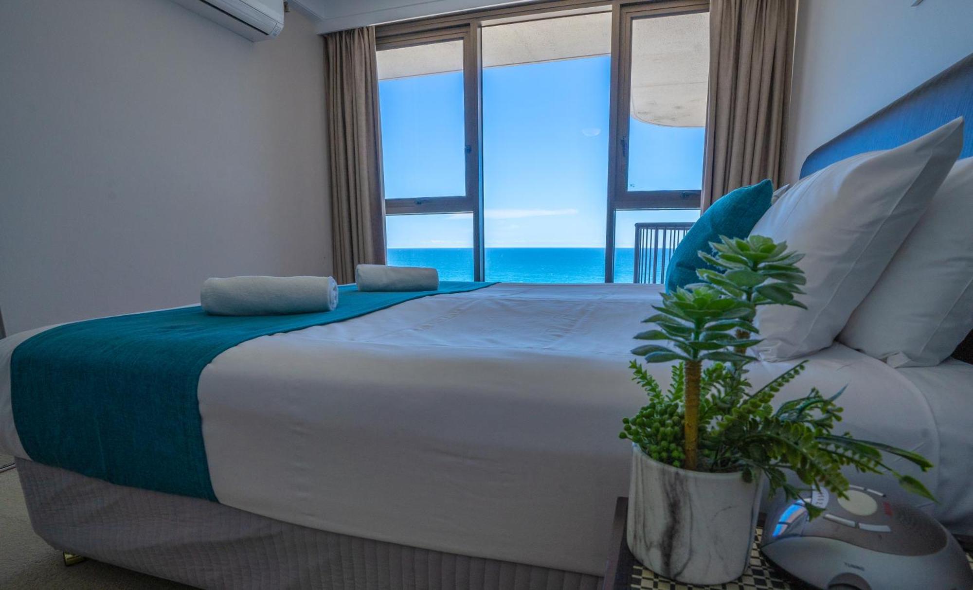 Aparthotel Surfers Aquarius On The 4*