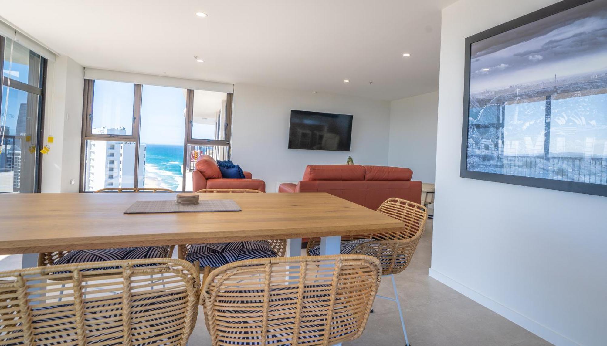 Aparthotel Surfers Aquarius On The 4*