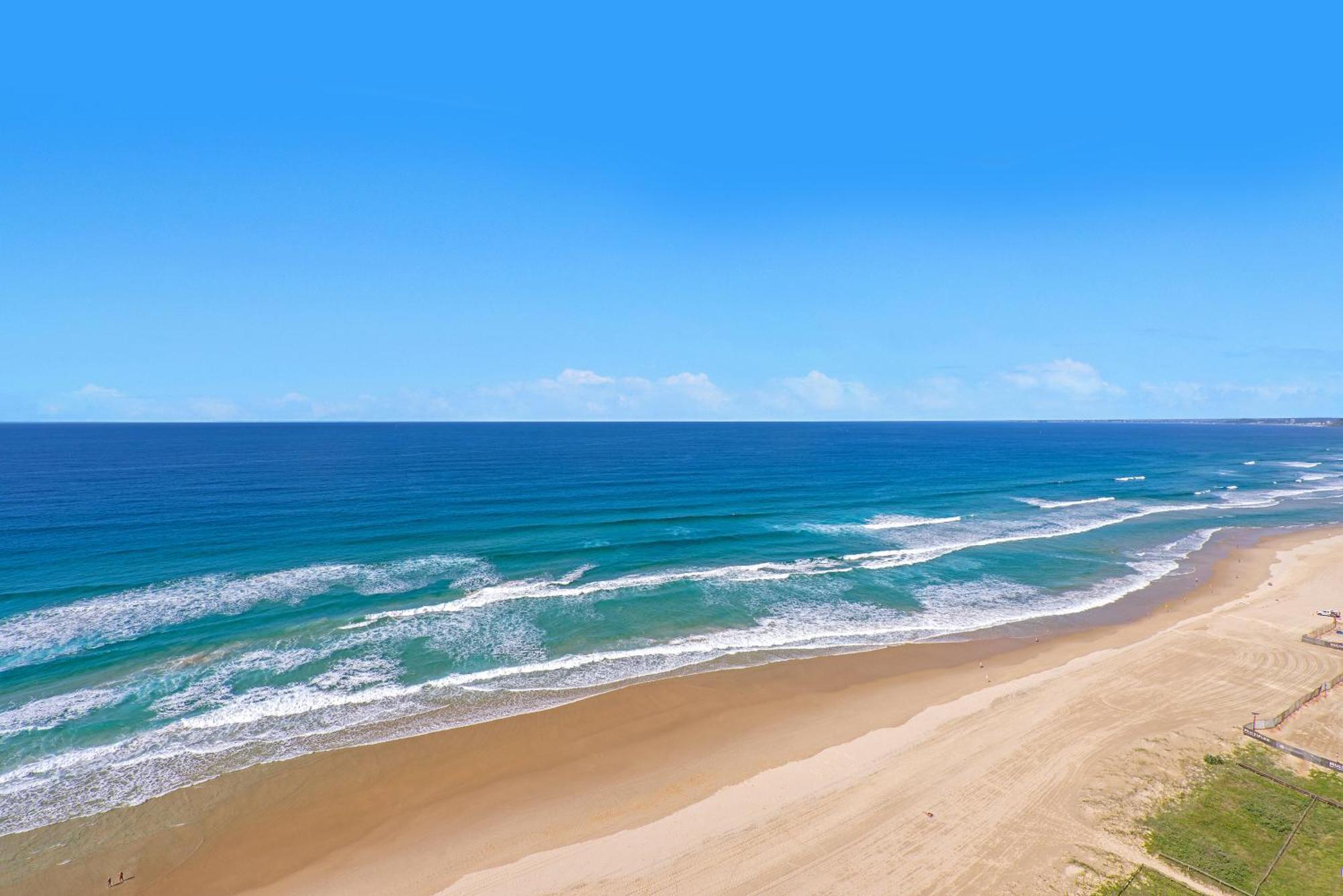 Aparthotel Surfers Aquarius On The 4*