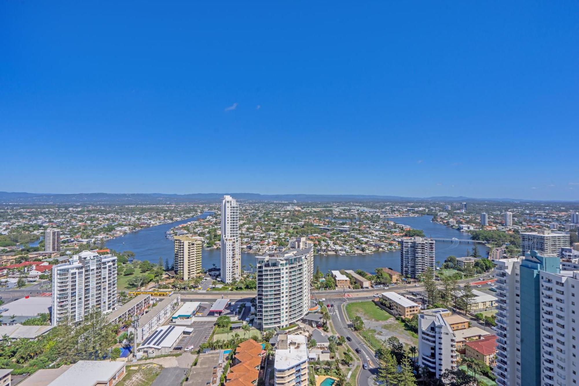 Surfers Aquarius On The 4* Gold Coast