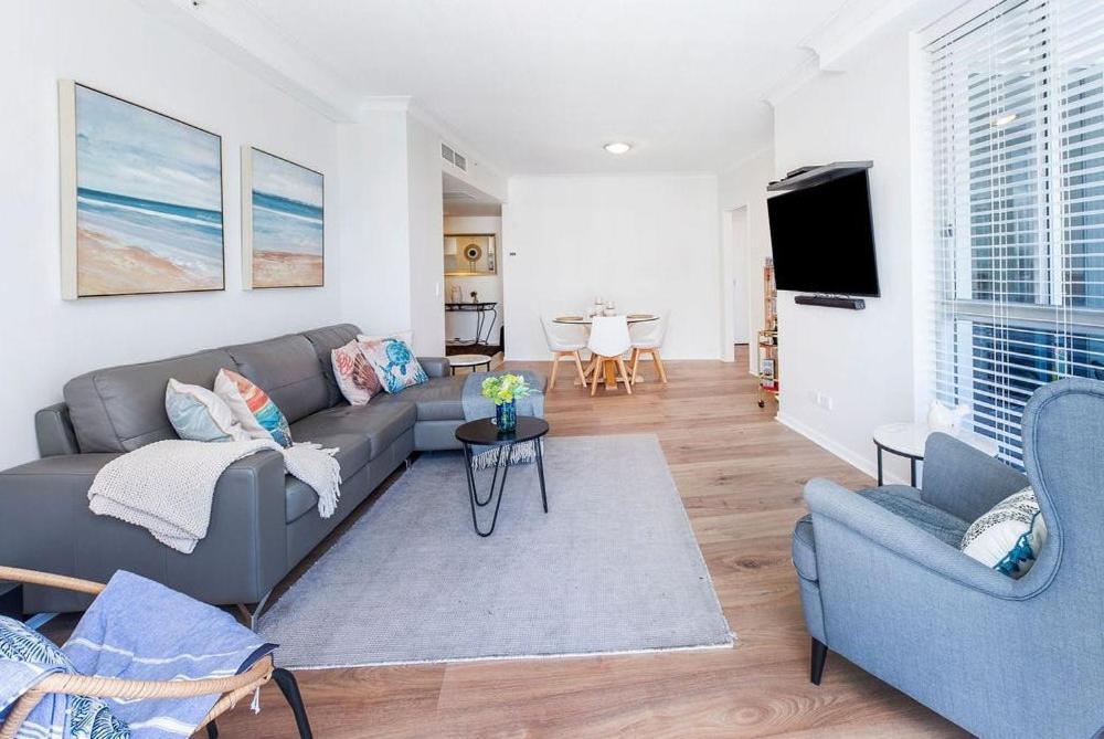 Deluxe Chevron Renaissance Apartment Gold Coast