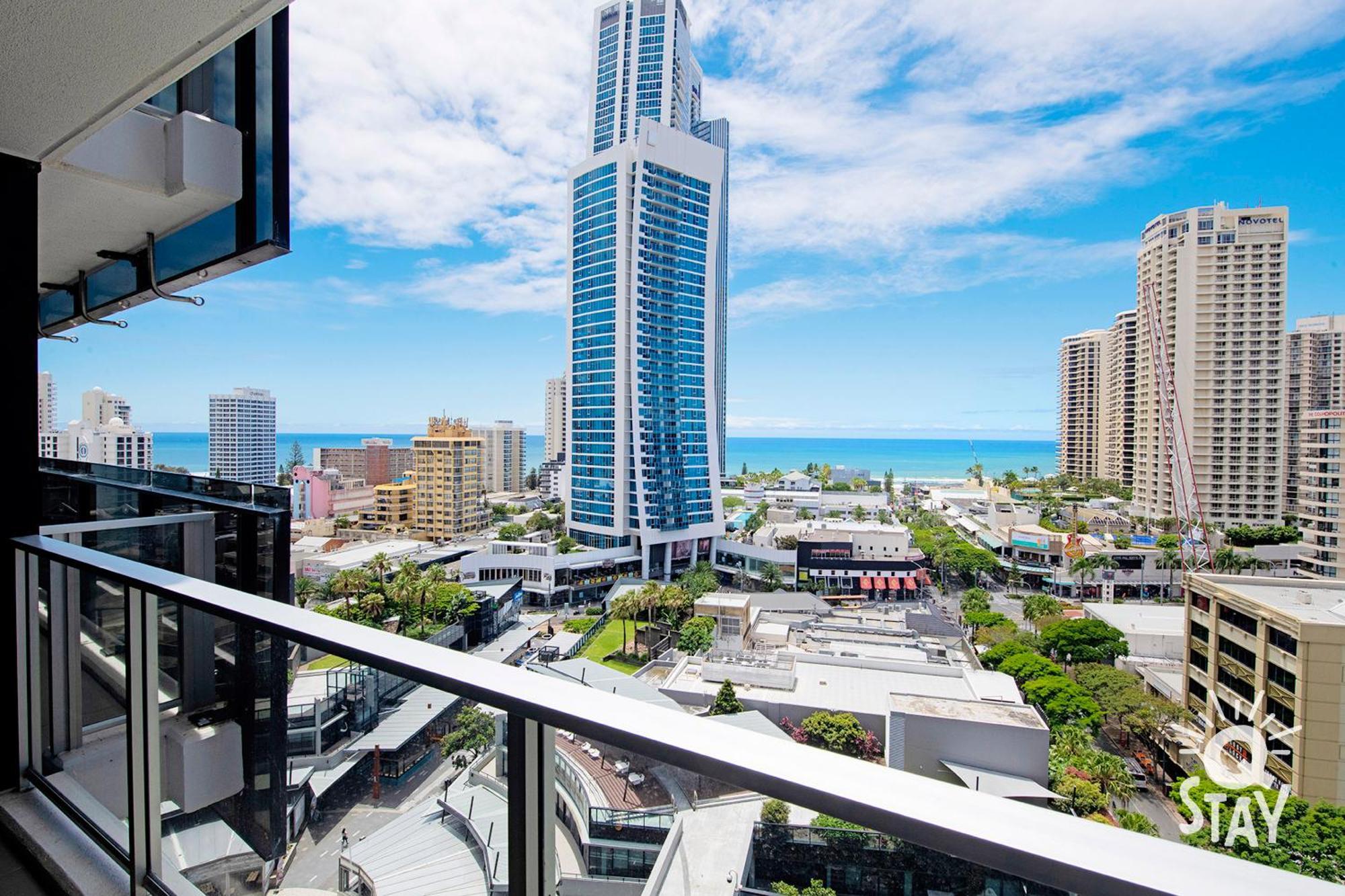 Circle On Cavill Surfers Paradise Mid Week Madness Deal - Q Gold Coast