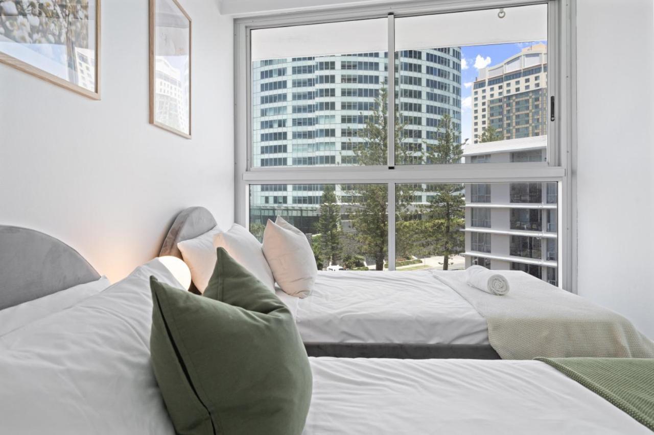 The Peninsula - Modern Front 2bdr With Parking, Pool & Tennis Gold Coast
