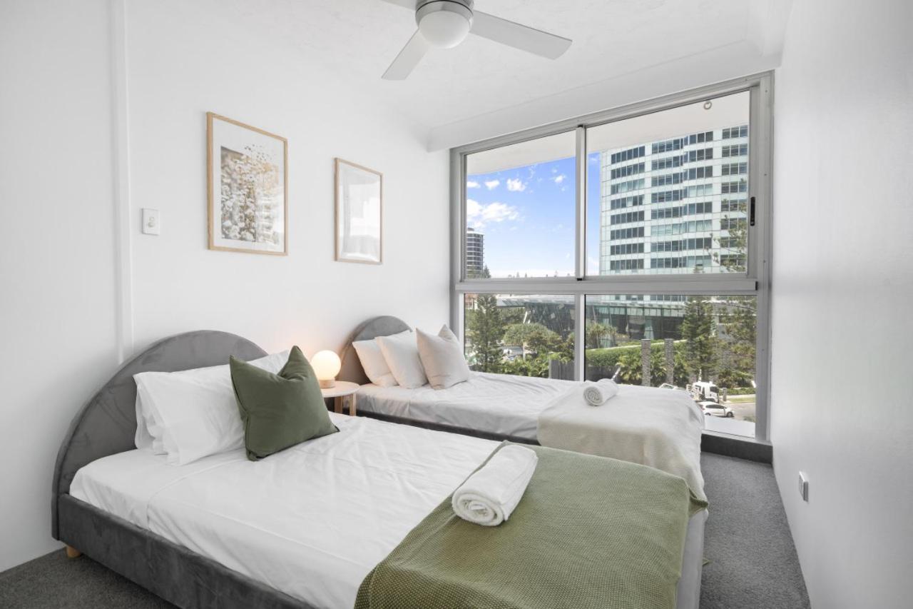 The Peninsula - Modern Front 2bdr With Parking, Pool & Tennis *