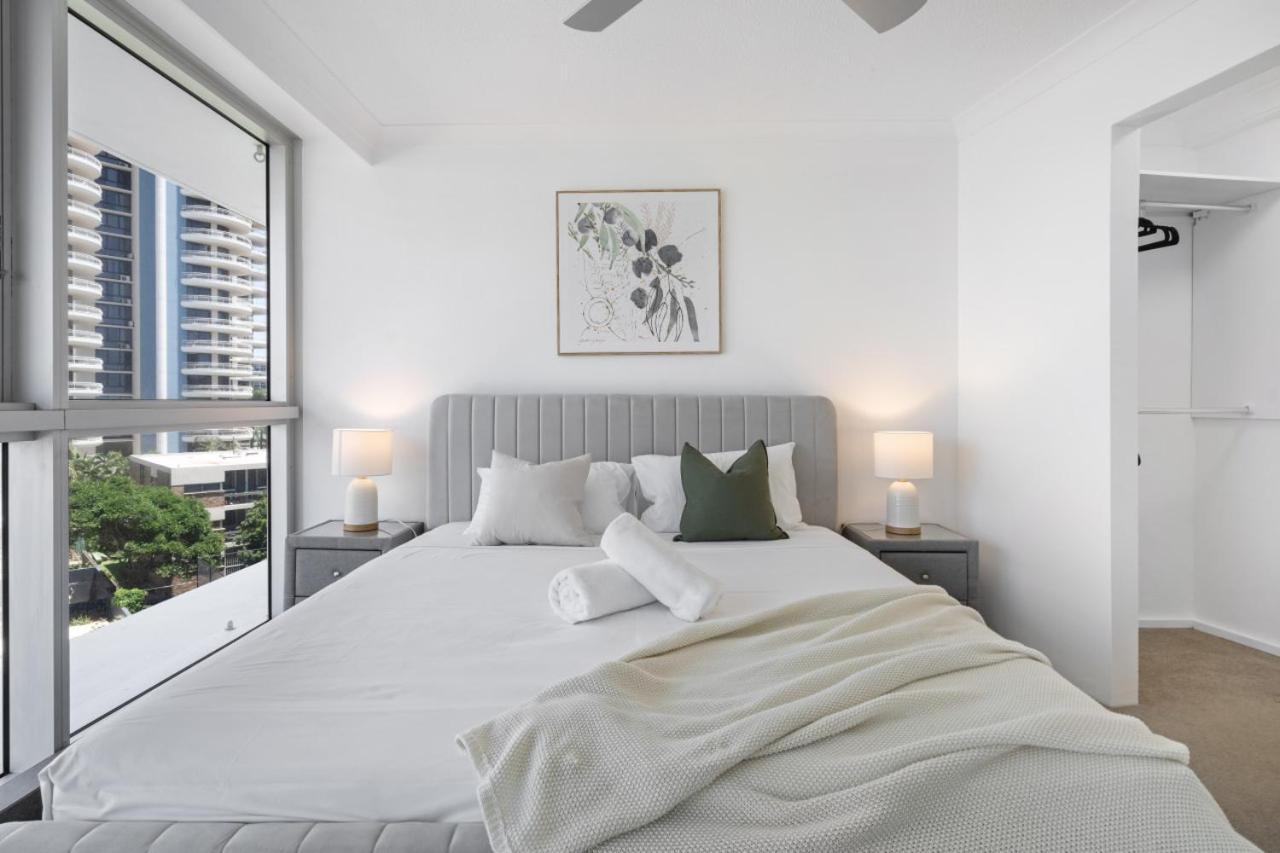 The Peninsula - Modern Front 2bdr With Parking, Pool & Tennis Gold Coast