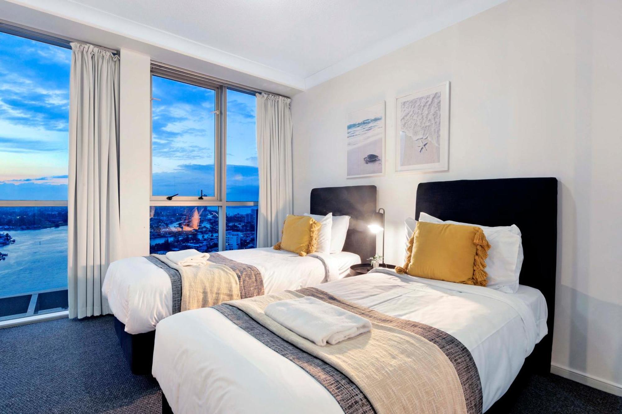 Chevron Renaissance - Self Contained & Privately Managed *