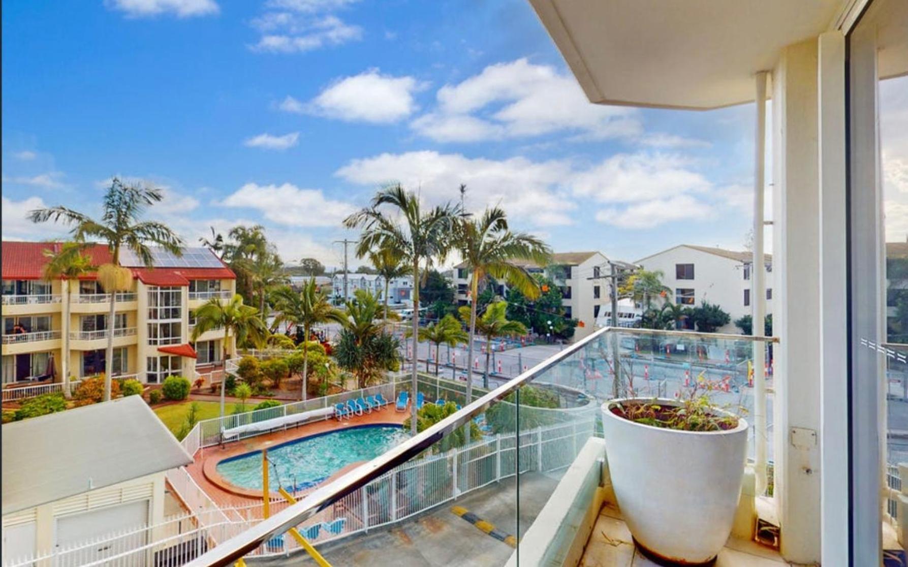 Southern Cross - Hosted By Burleigh Letting