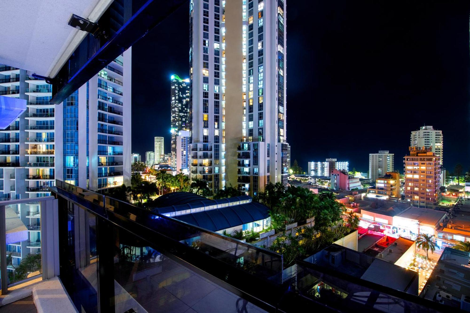 Apartment Ocean View With Balcony - Circle On Cavill - Location! - Self Contained & Privately Managed