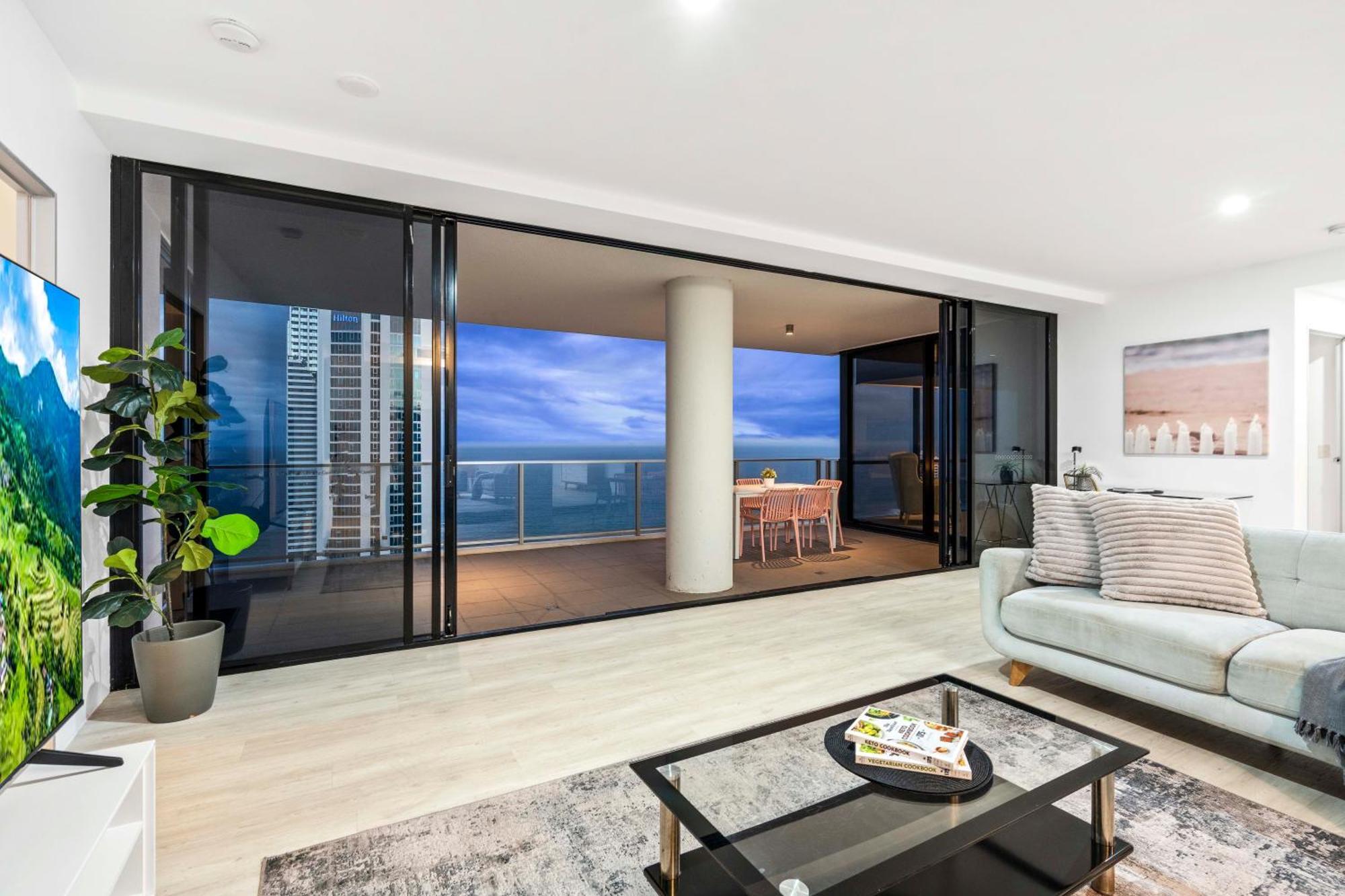 Ocean View With Balcony - Circle On Cavill - Location! - Self Contained & Privately Managed Apartment Gold Coast