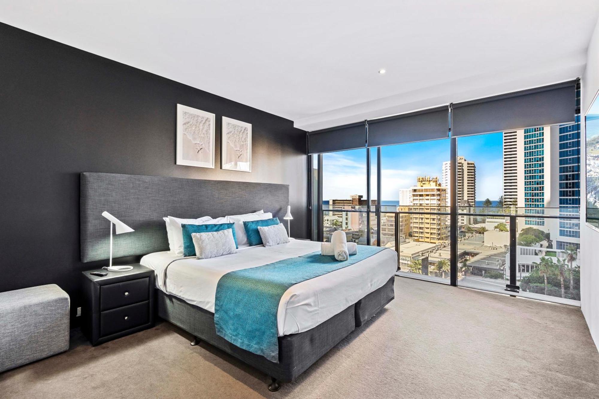 Ocean View With Balcony - Circle On Cavill - Location! - Self Contained & Privately Managed Apartment Gold Coast