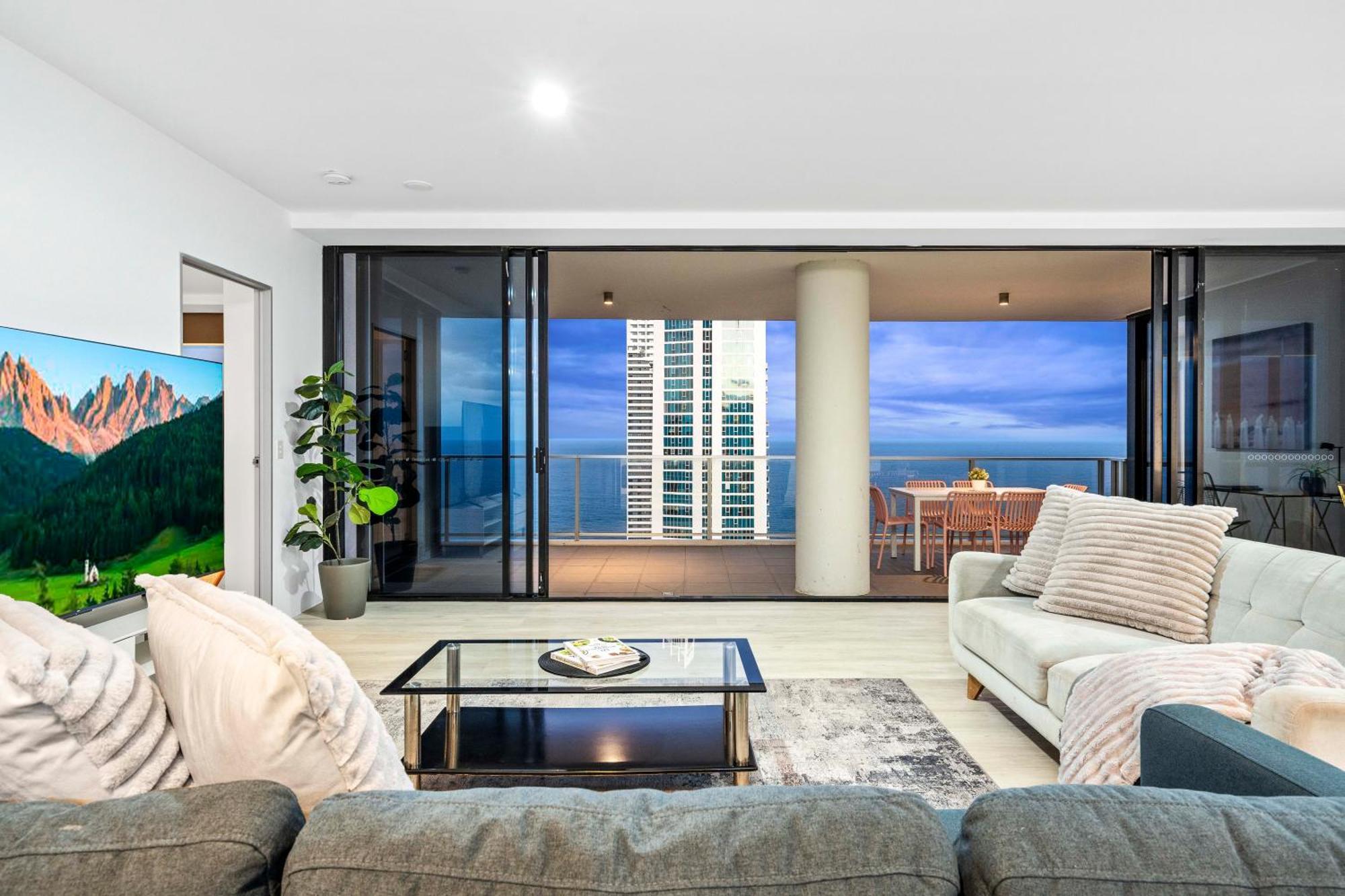 Ocean View With Balcony - Circle On Cavill - Location! - Self Contained & Privately Managed Apartment *