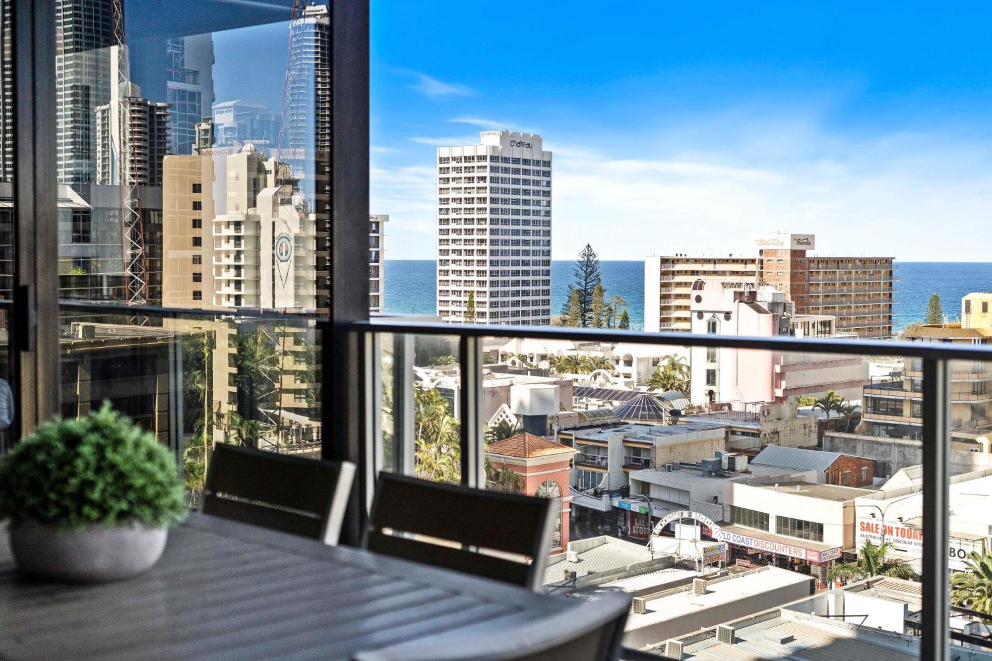 Ocean View With Balcony - Circle On Cavill - Location! - Self Contained & Privately Managed *