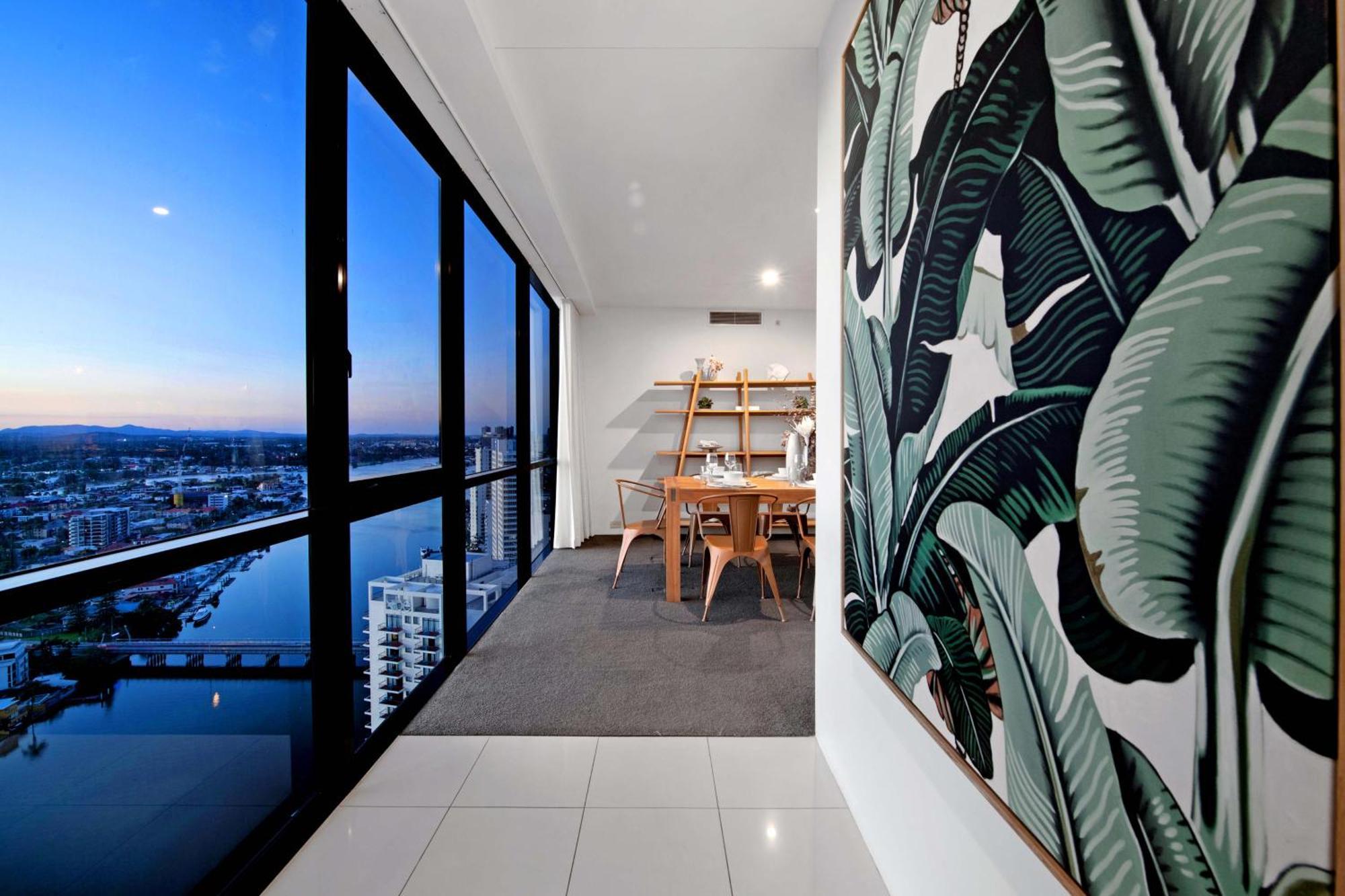 Ocean View With Balcony - Circle On Cavill - Location! - Self Contained & Privately Managed Apartment Gold Coast