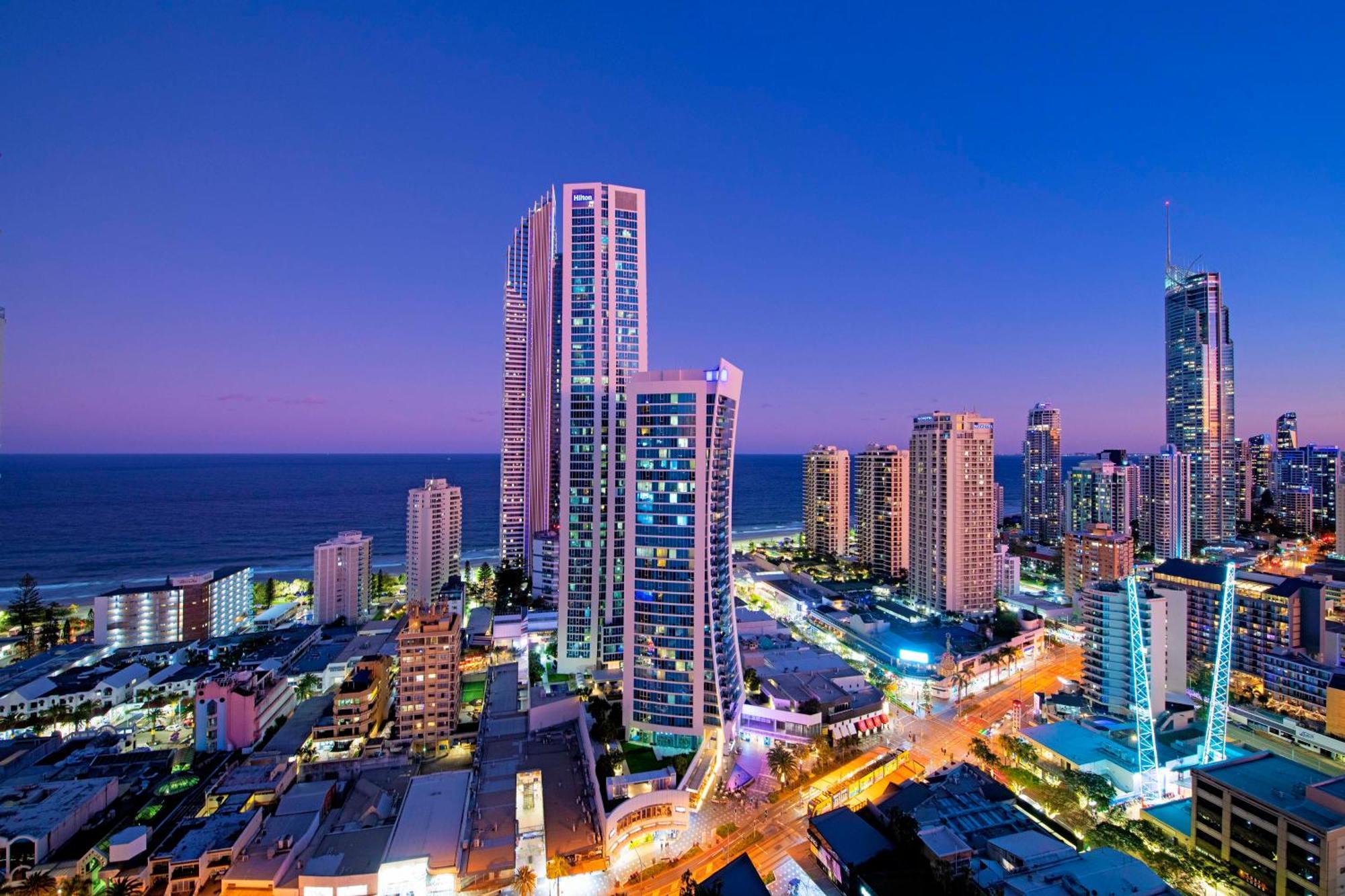 Ocean View With Balcony - Circle On Cavill - Location! - Self Contained & Privately Managed *